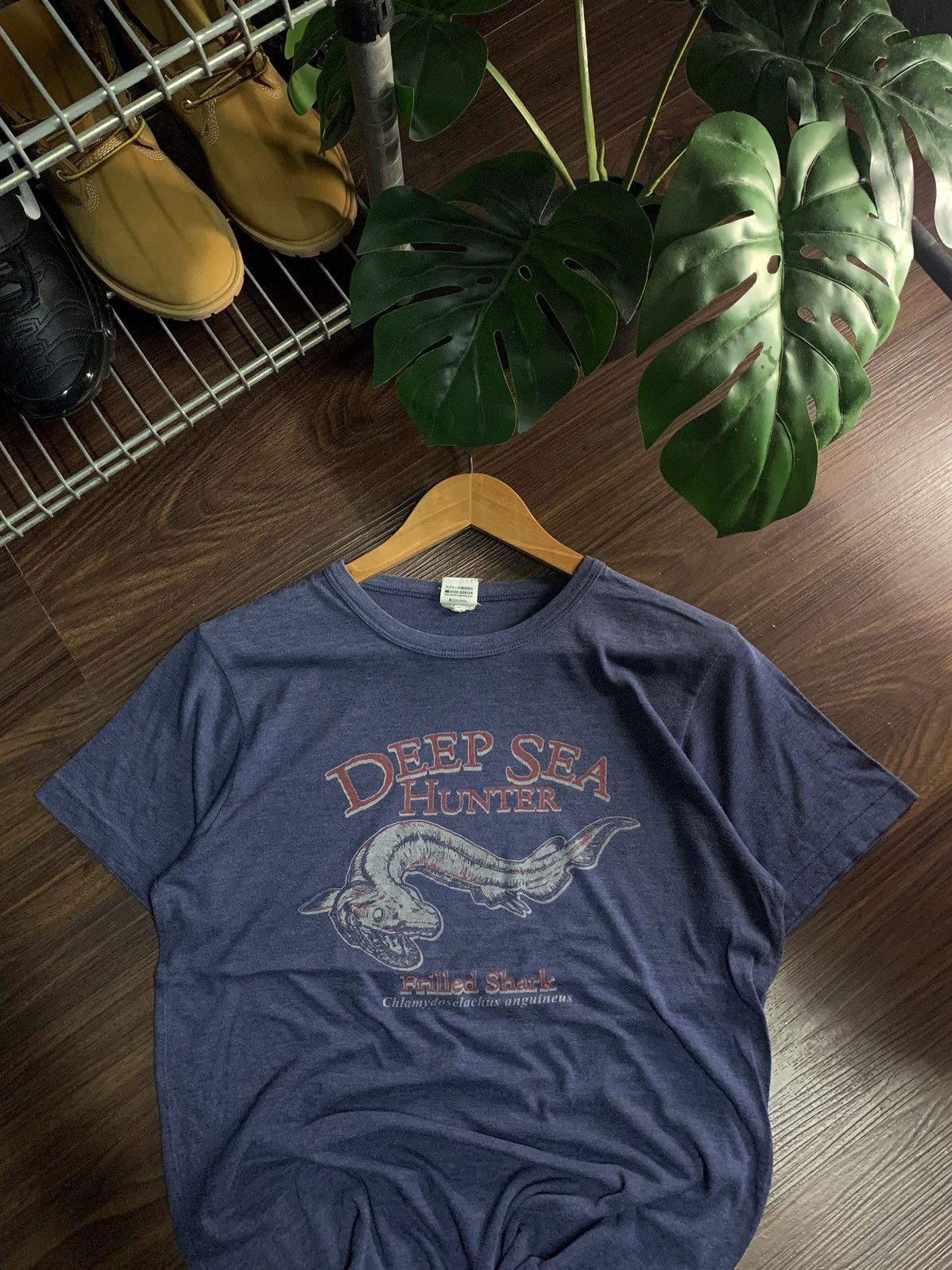 VINTAGE DEEP SEA HUNTER