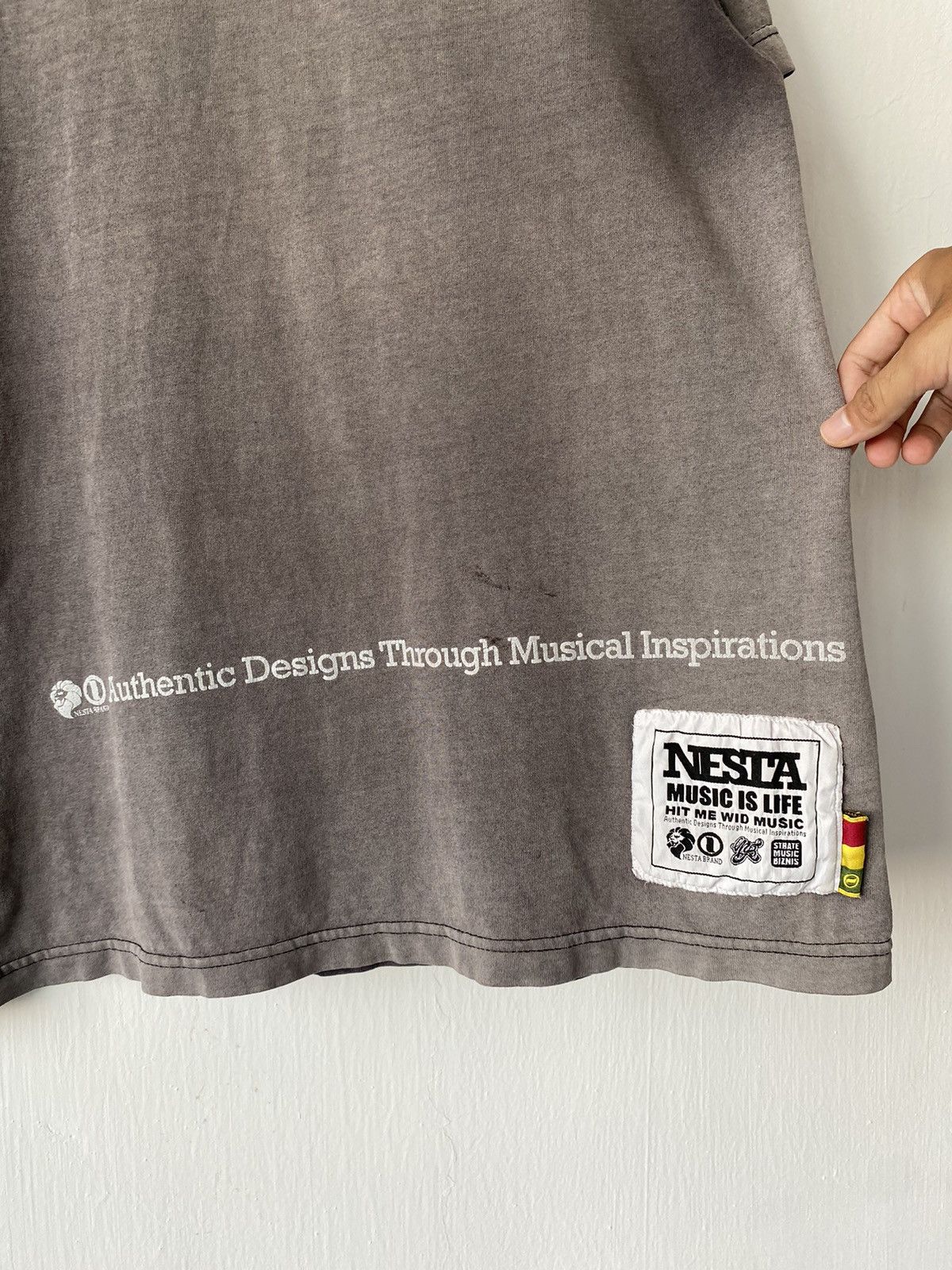 Vintage Vintage Nesta T-shirt Size US L / EU 52-54 / 3 - 12 Thumbnail