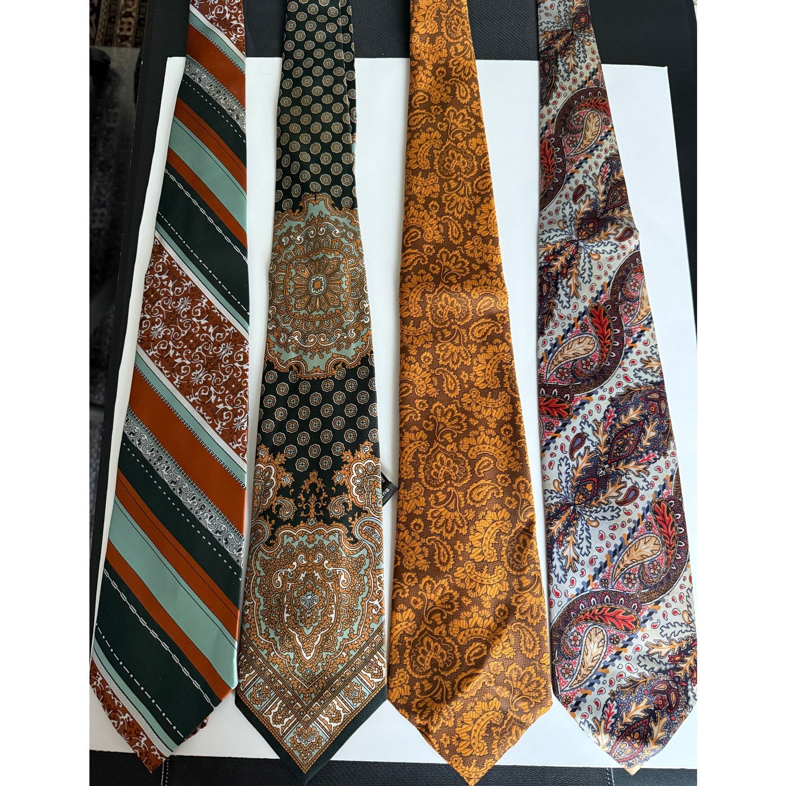 Oleg Cassini Bellini Vintage 1970's Men's Ties 100% Silk Geometric Print Size ONE SIZE - 2 Thumbnail