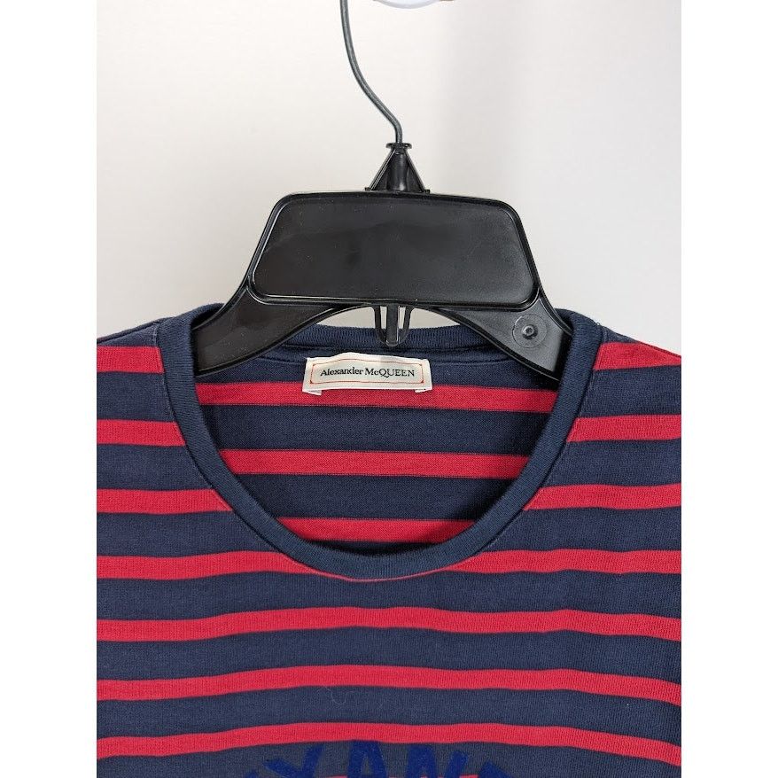Alexander McQueen o1rshd1 Stripe Long Sleeve Velvet Skull Logo T-Shirt Size US S / EU 44-46 / 1 - 3 Thumbnail