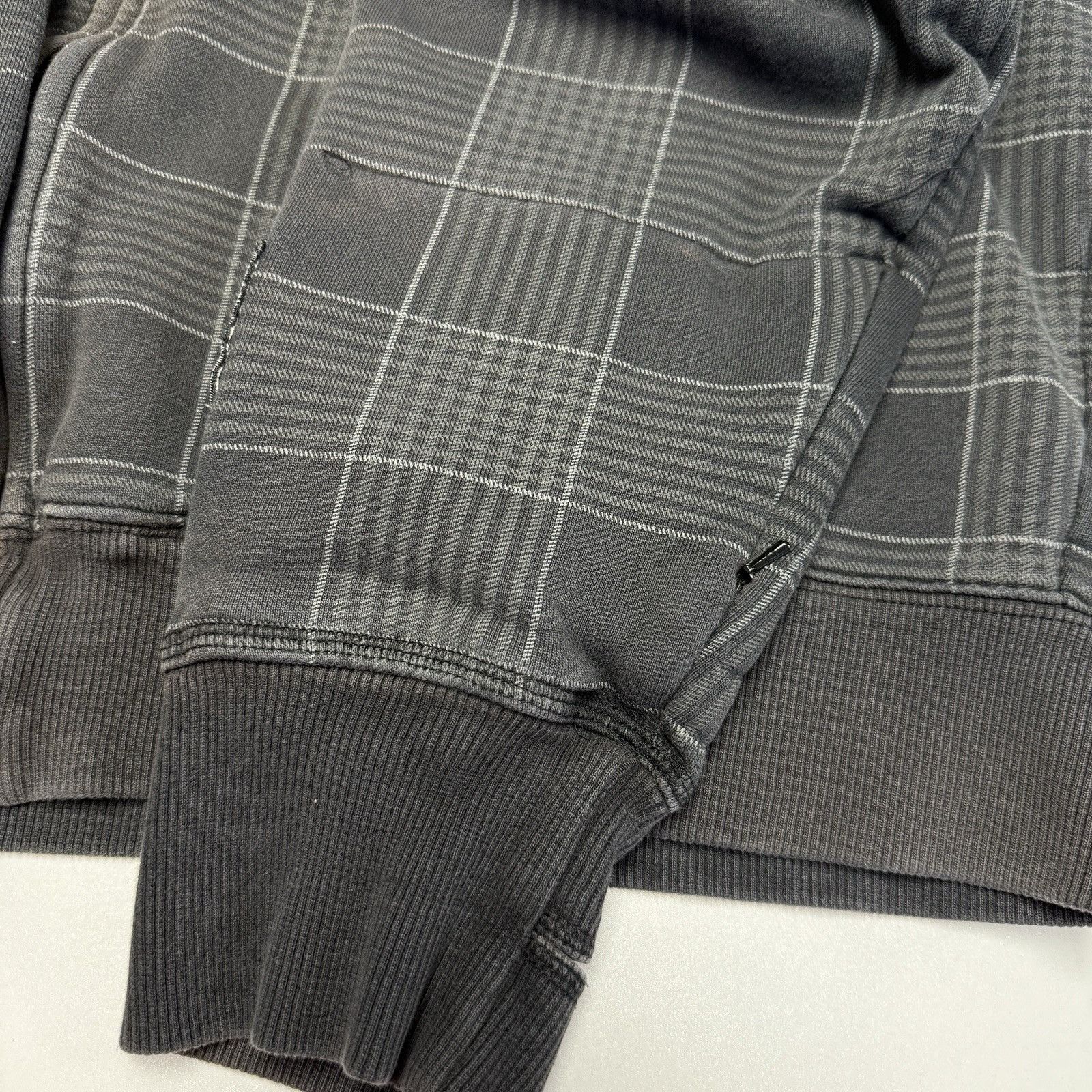 Vintage Vintage Y2K Circa Skateboards Hoodie Sweatshirt Black/Gray Size US XL / EU 56 / 4 - 7 Thumbnail