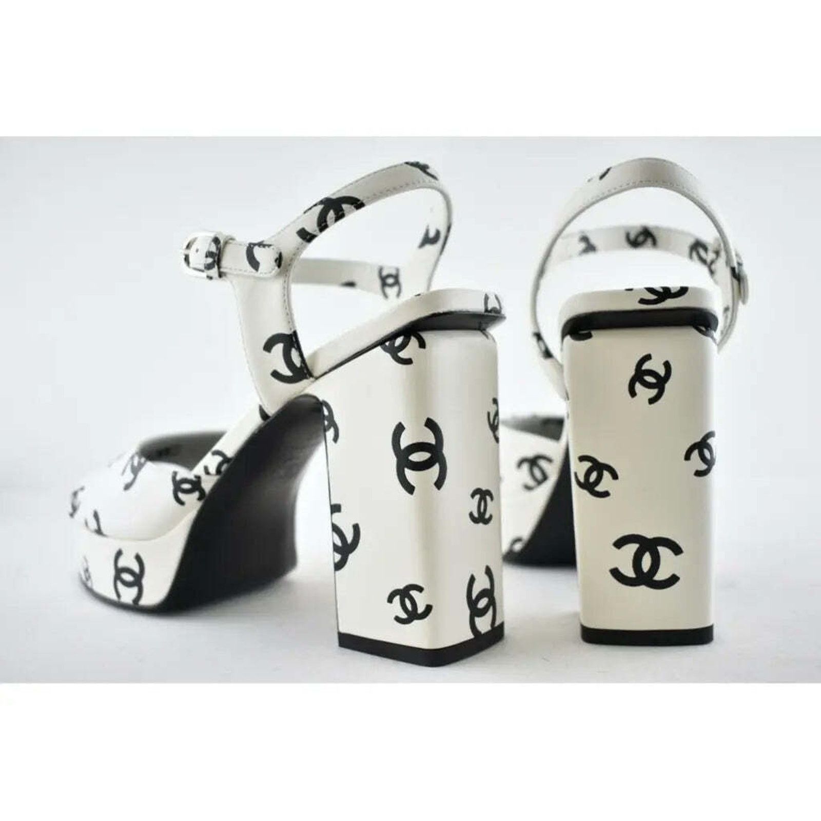 Chanel Chanel 22S White Black Lambskin CC Logo Platform Strap Size US 10 / IT 40 - 10 Thumbnail
