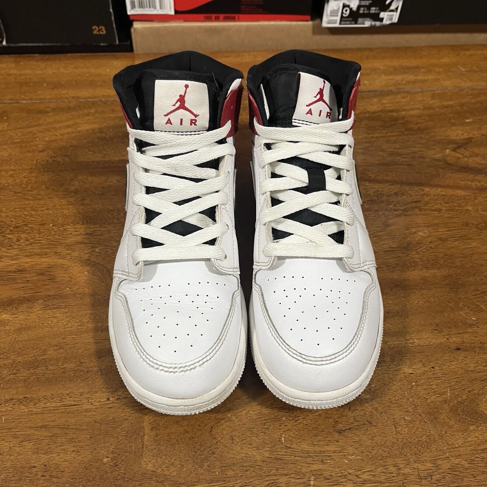 Jordan Brand Size 6Y, 7.5 Women’s- Air Jordan 1 Mid White Chicago Size US 7.5 / IT 37.5 - 4 Thumbnail
