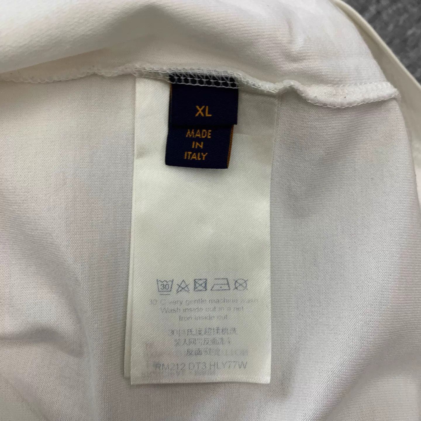 Louis Vuitton LV white short sleeve tee exploding head neon figure 95% new XL Size US XL / EU 56 / 4 - 6 Thumbnail