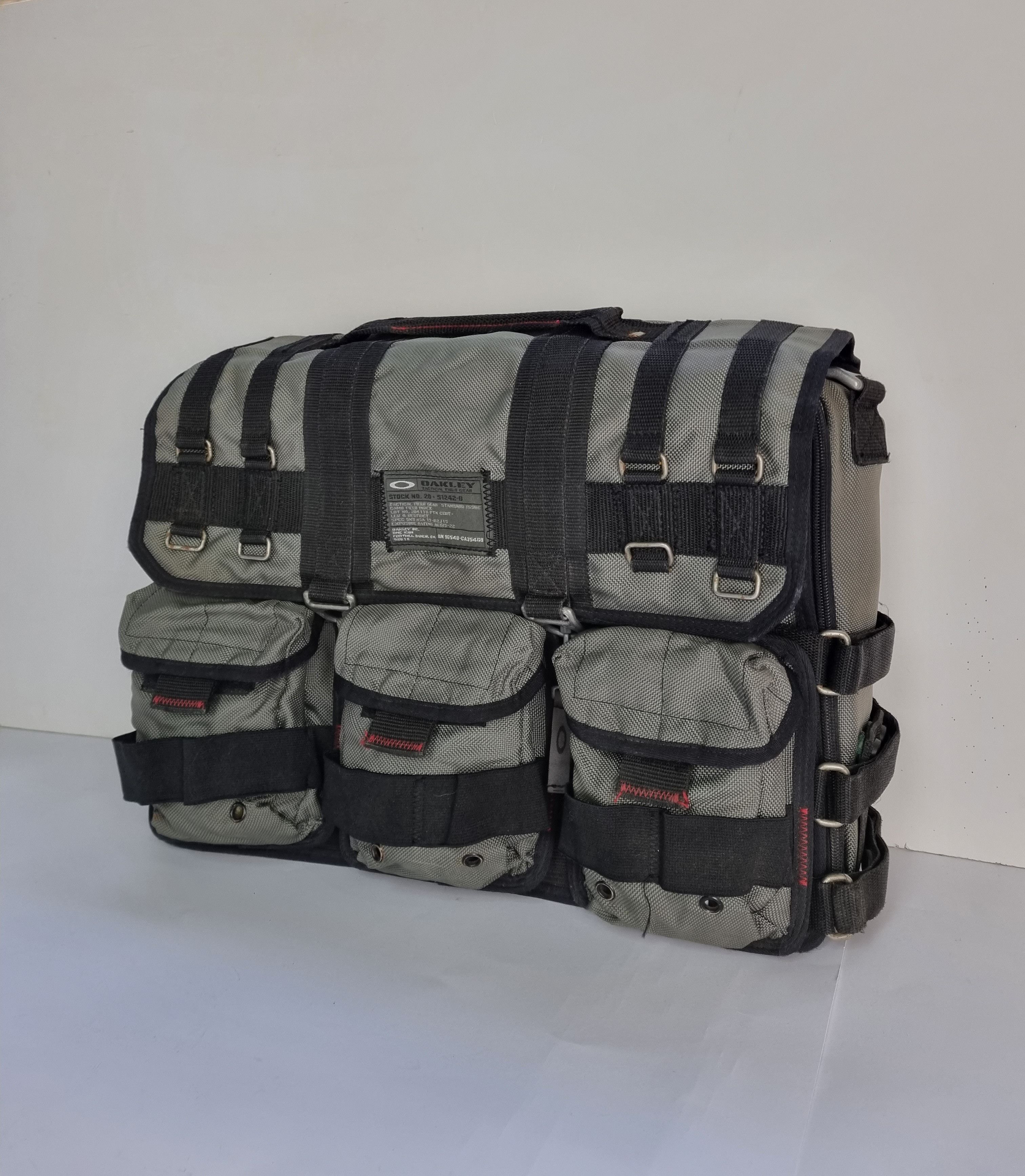 Oakley Iconic Oakley Tactical MultiPockets Messenger Laptop Bag Size ONE SIZE - 9 Thumbnail