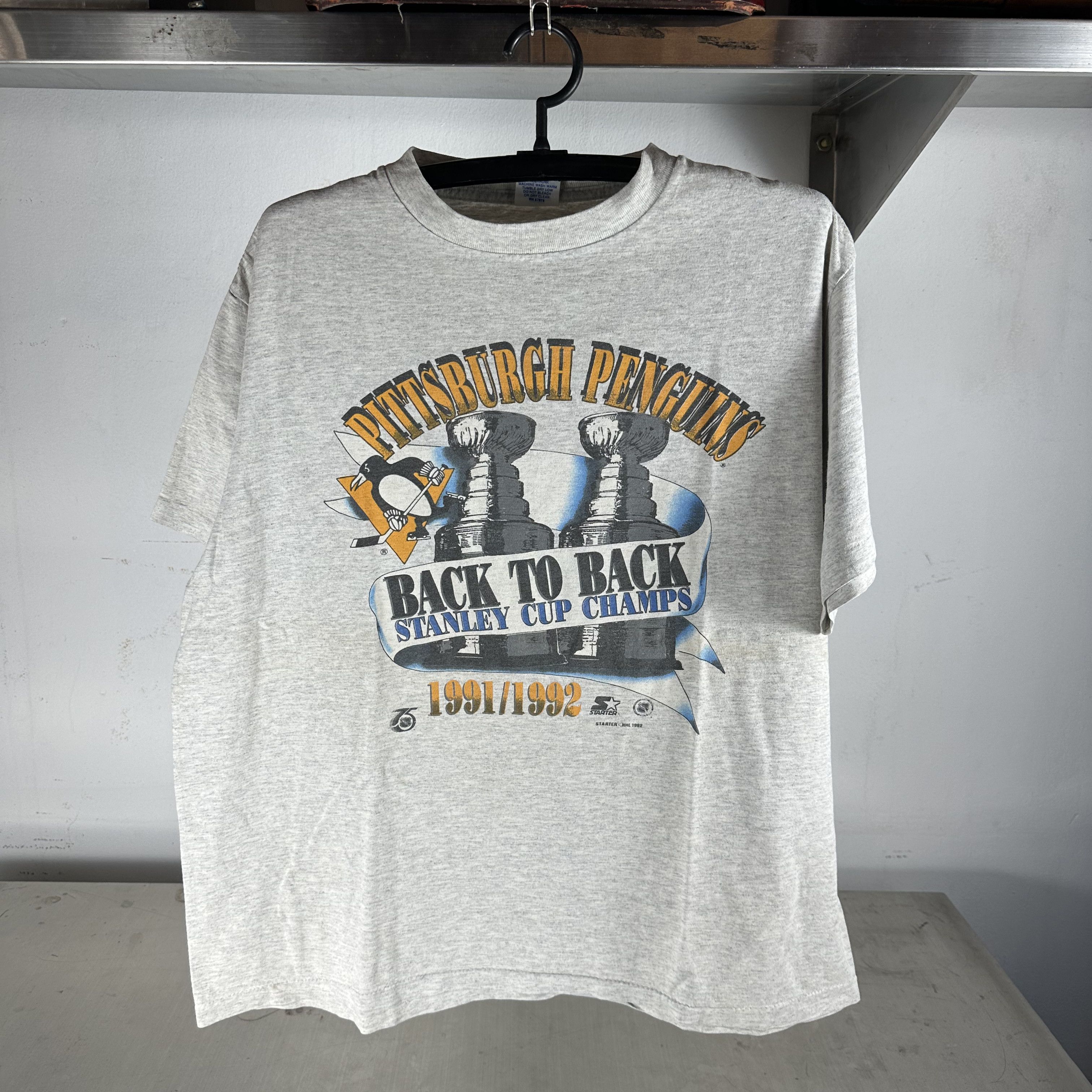 Vintage ​​1992 Pittsburgh Penguins Back to Back NHL ​ T-shirt Size US XL / EU 56 / 4 - 1 Thumbnail
