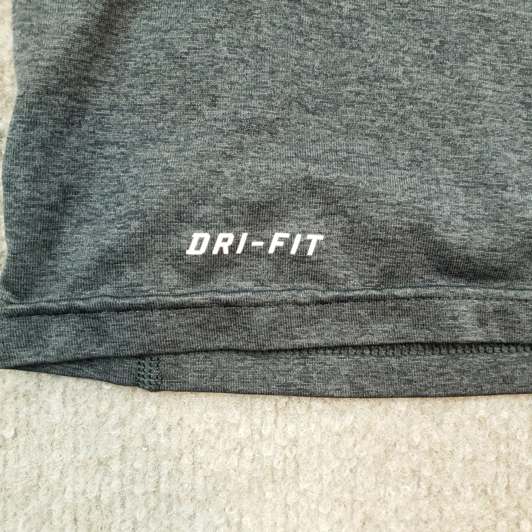 Nike Nike Dri-FIT T-Shirt Mens Large Gray Short Sleeve Crew Neck Moisture Wicking Just Do It Size US M / EU 48-50 / 2 - 7 Thumbnail