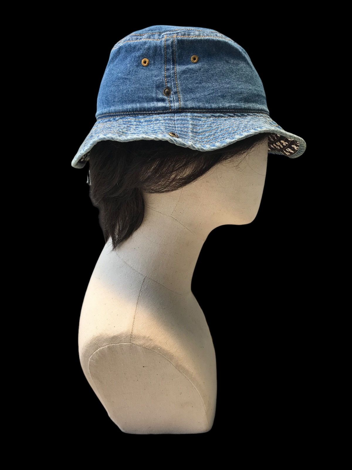 Disney × Japanese Brand ( YOUTH ) MICKEY MOUSE BUCKET HAT CAP HAT BY TOKYO DISNEY Size ONE SIZE - 4 Thumbnail