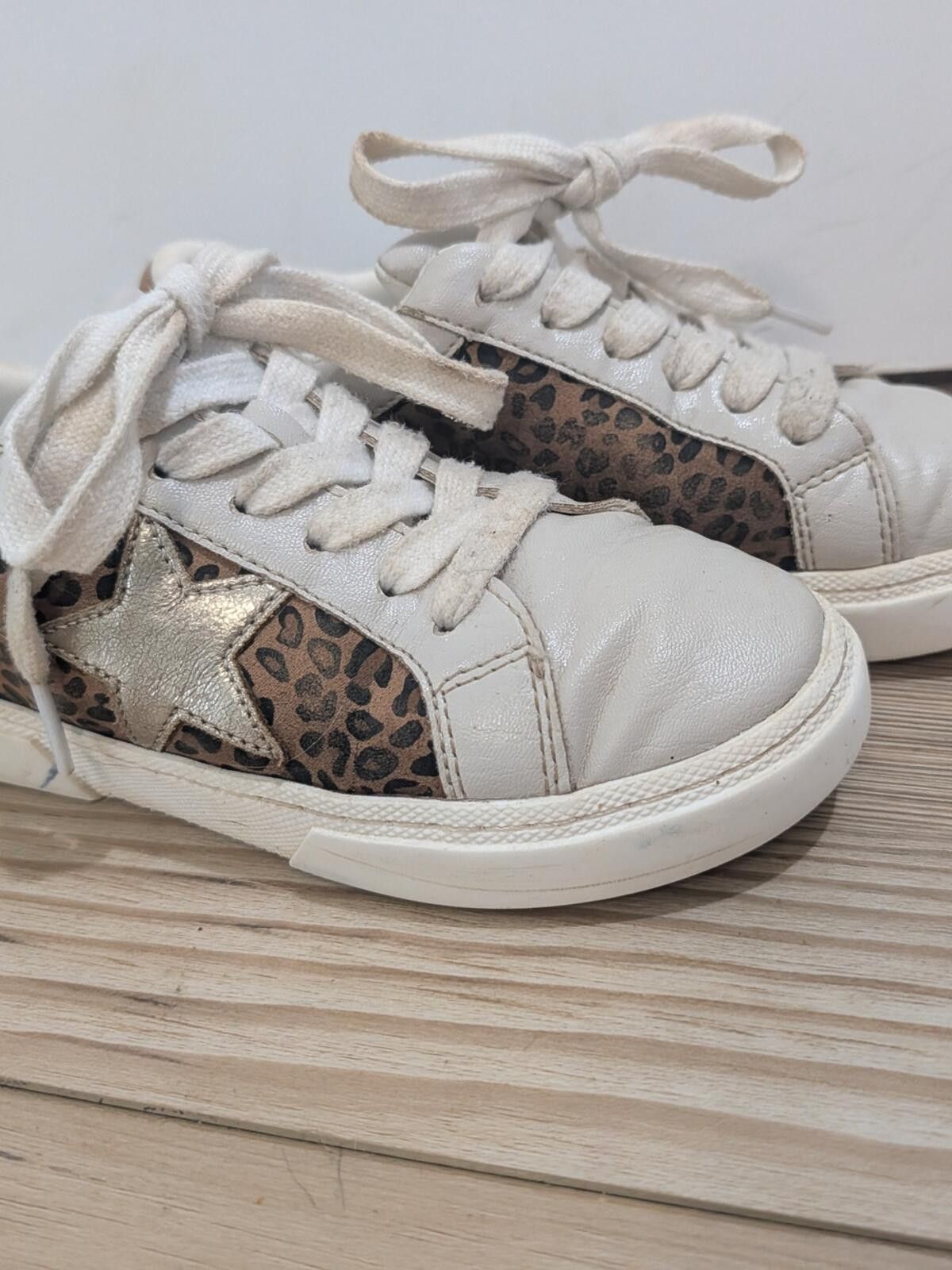 Other Art Class Kids Leopard Star Sneakers Size 2 Size US 5 / EU 37 - 6 Thumbnail