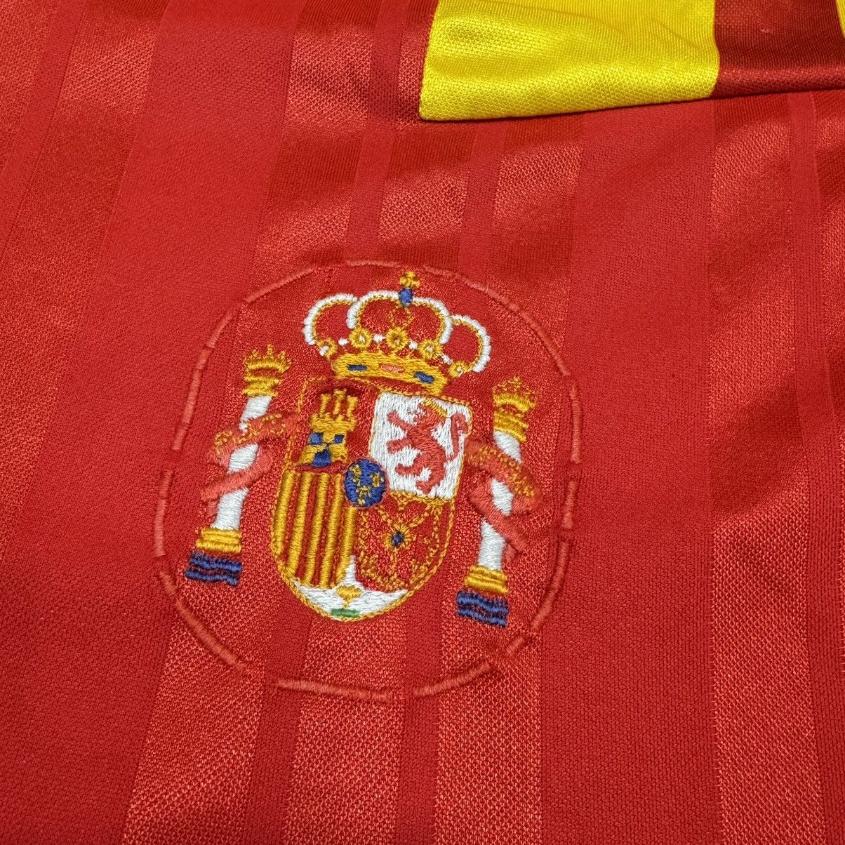 Adidas Spain 92/94 home shirt Size US M / EU 48-50 / 2 - 3 Thumbnail