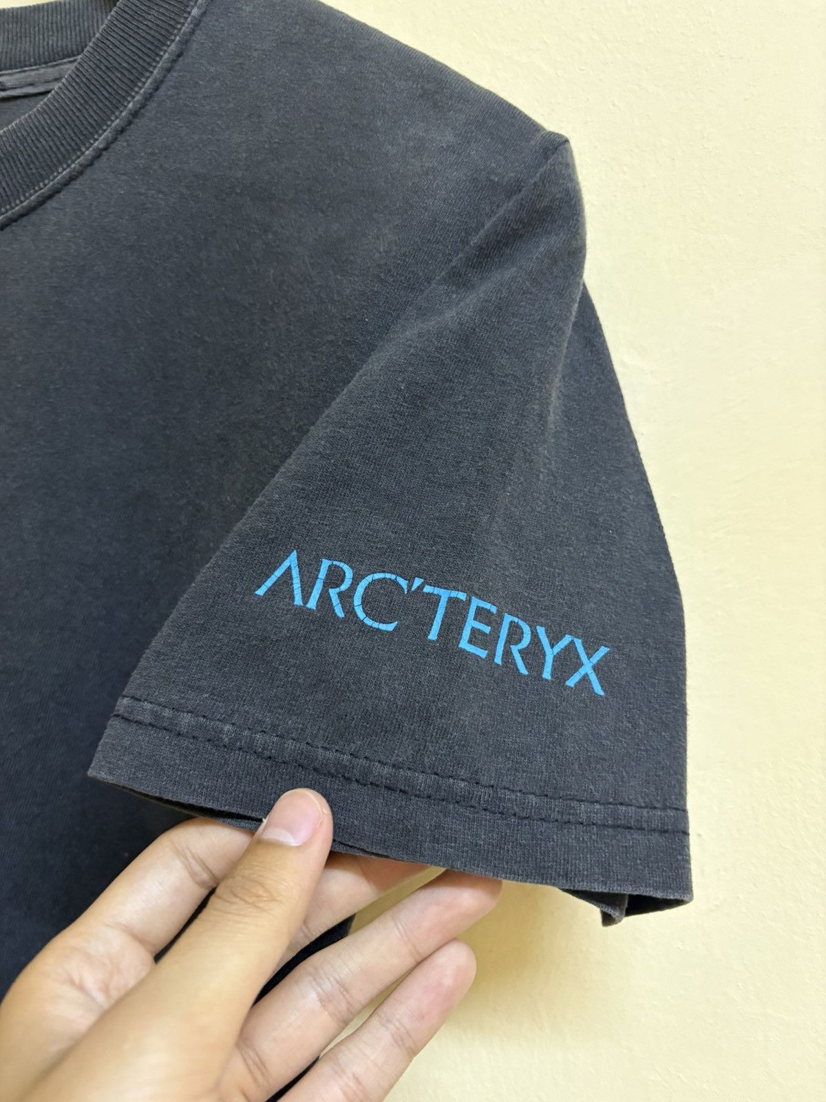 Arc'teryx Vintage 90s Arcteryx Big Logo T-Shirt Gorpcore Streetwear Size US S / EU 44-46 / 1 - 7 Thumbnail