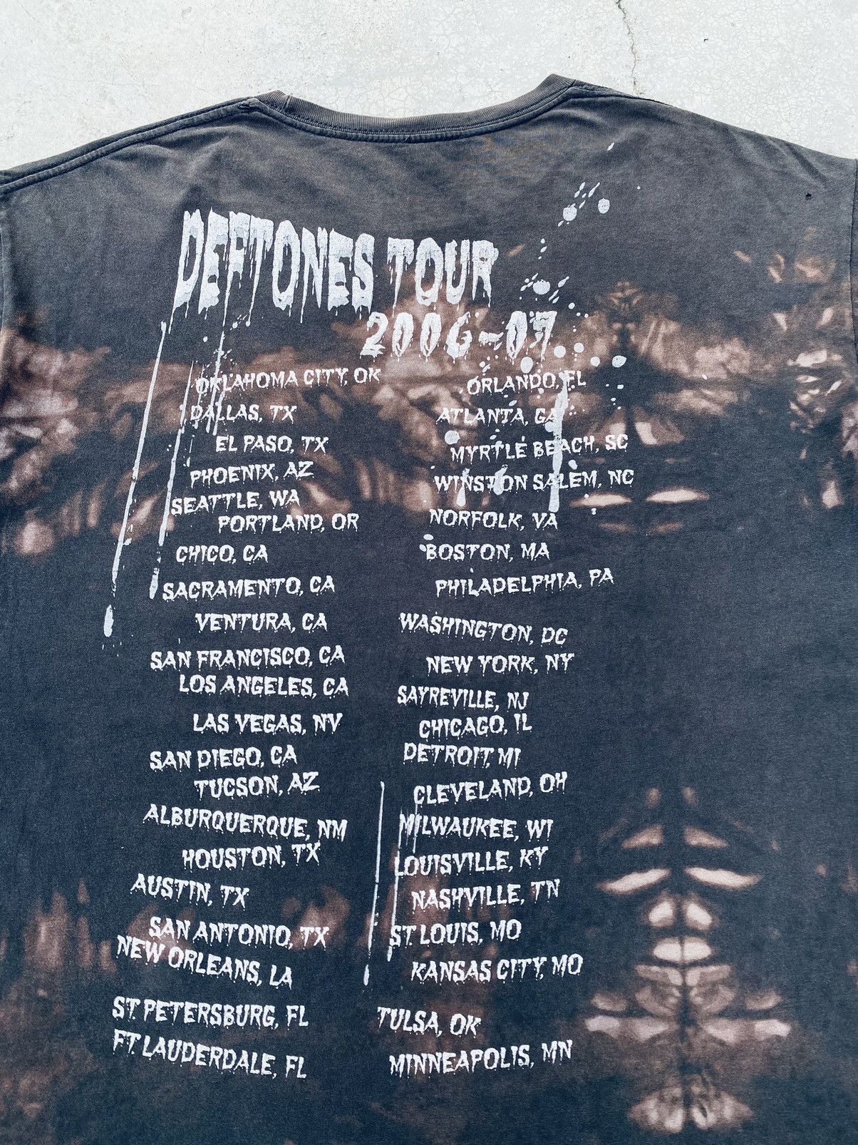Band Tees Vintage Y2K Deftones Tour Band Thrashed Tees (Altered) Size US L / EU 52-54 / 3 - 5 Thumbnail