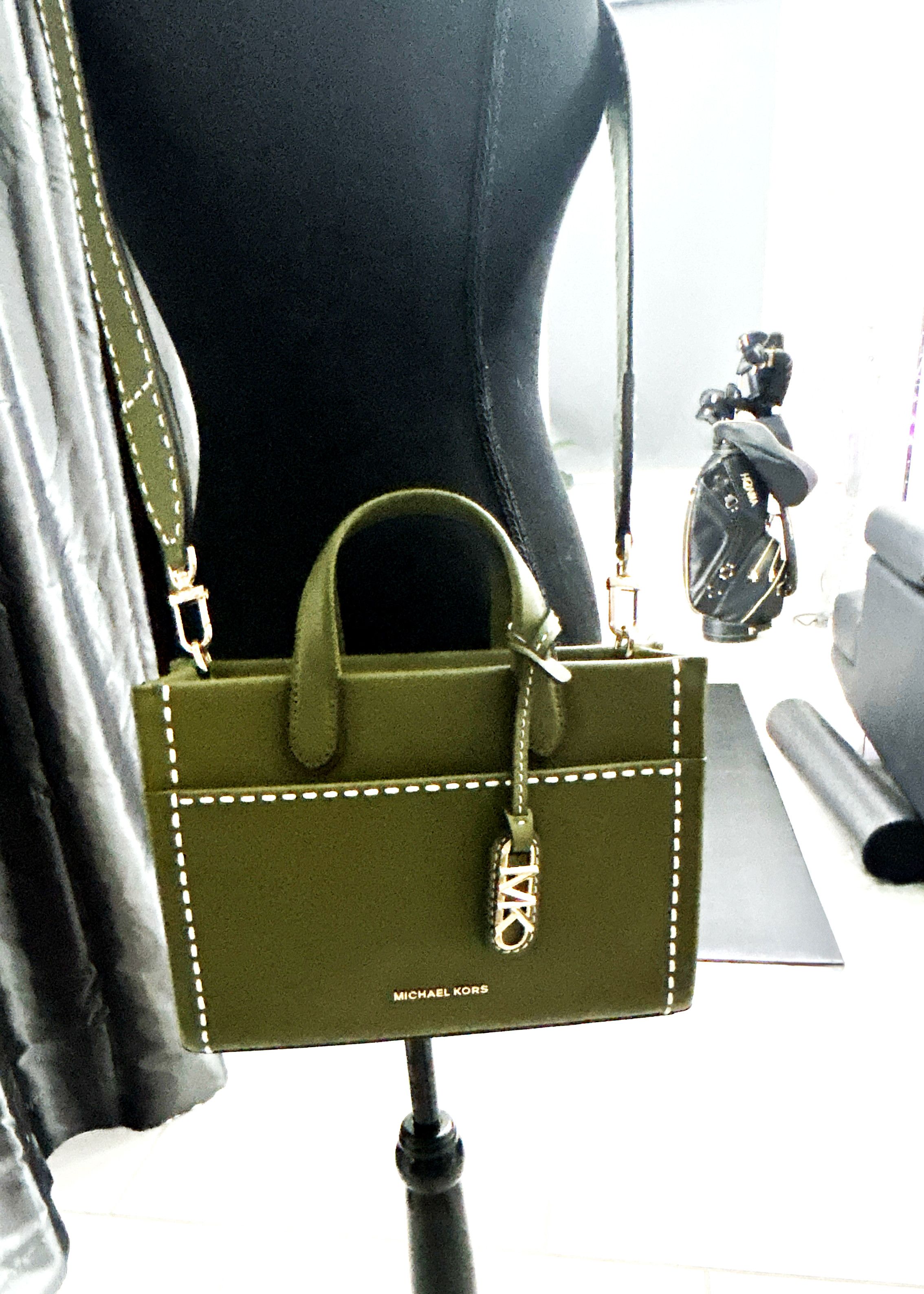 Michael Kors Michael Kors Leather Bag Retail $435 Clearance Sale Size ONE SIZE - 12 Thumbnail