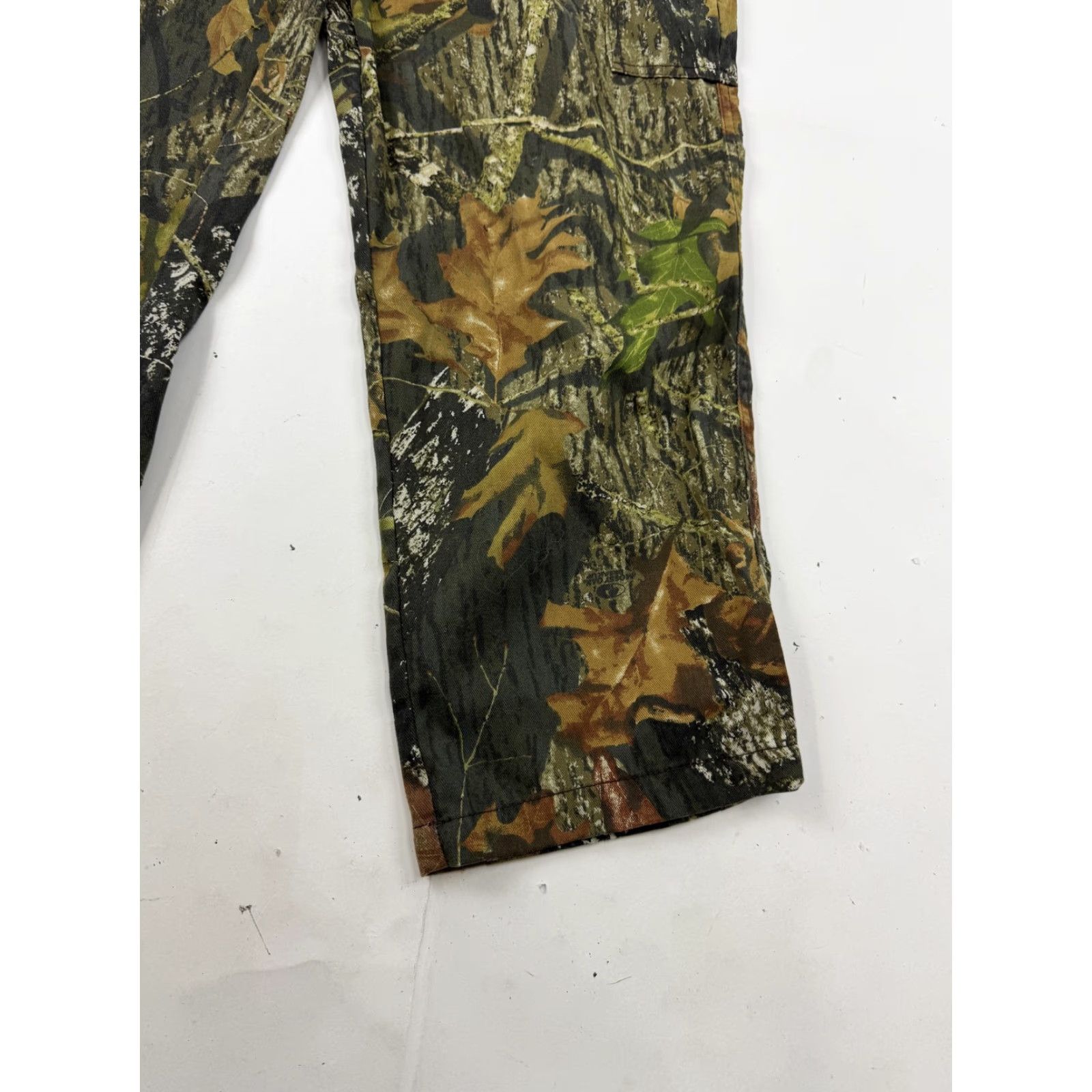 Vintage Mossy Oak Break-Up Mens Cargo Pants 42x30 Camouflage Green Adjustable Waist Pockets Workwear Outdoor Hunting Size US 36 / EU 52 - 3 Thumbnail