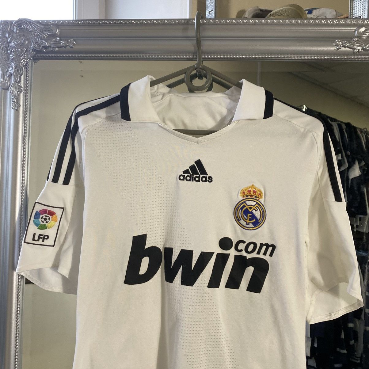 Adidas ADIDAS REAL MADRID BWIN 2007/2008 JERSEY BLOKECORE Size US S / EU 44-46 / 1 - 2 Thumbnail