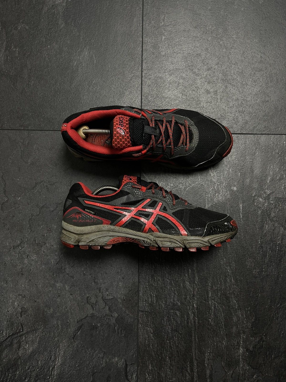 Asics Vintage asics rare gore tex low top sneakers Size US 7 / EU 40 - 1 Thumbnail