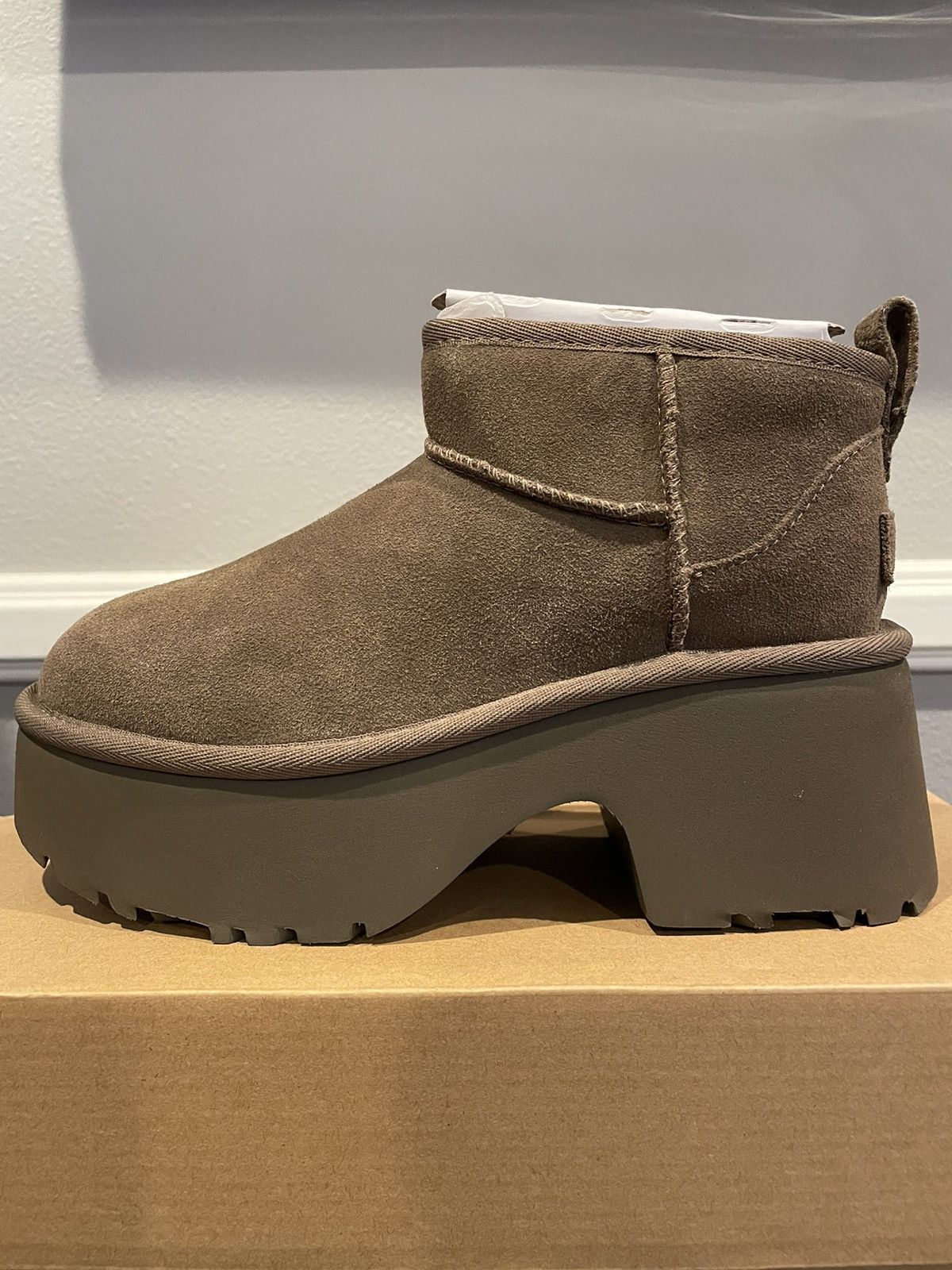Ugg UGG Classic Ultra Mini New Heights Boot Hickory Size 5 Women Size US 5 / IT 35 - 1 Thumbnail