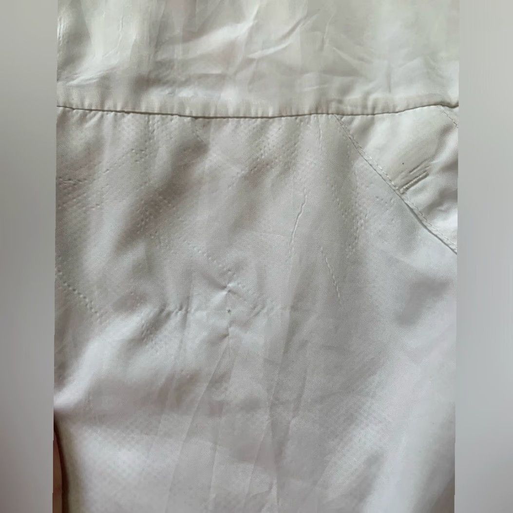 Nike Nike lightweight windbreaker jacket Nike white windbreaker jacket Women S White Nylon Basic Jacket Running Lightweight Windbreaker S Womens Size S / US 4 / IT 40 - 4 Thumbnail