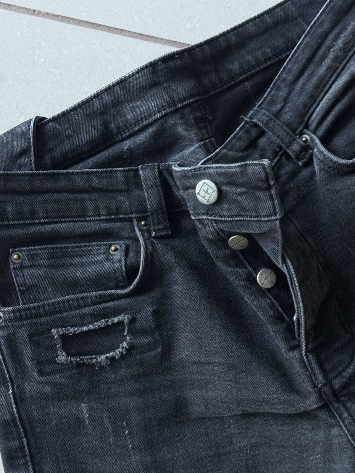 KSUBI Chitch Boneyard Distressed Jeans