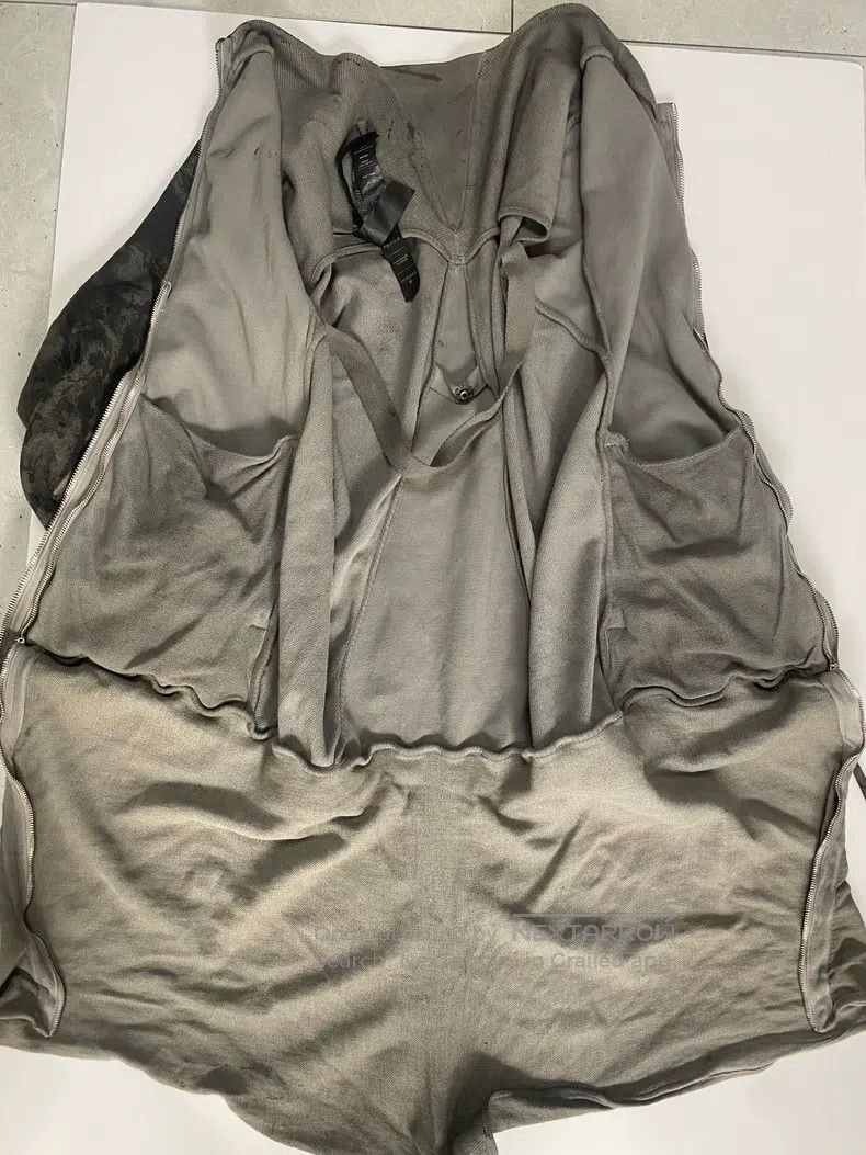 Boris Bidjan Saberi Boris Bidjan Saberi Size L Glue-brushed sweater Size US L / EU 52-54 / 3 - 2 Thumbnail