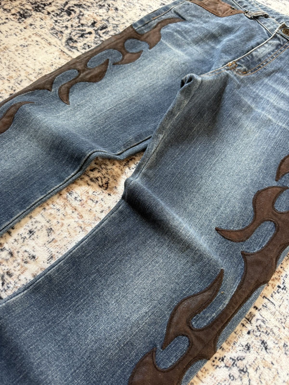 Le Grande Bleu (L.G.B.) Blue Jam Embroidered Tribal Flared Jeans Size US 26 / EU 42 - 5 Thumbnail