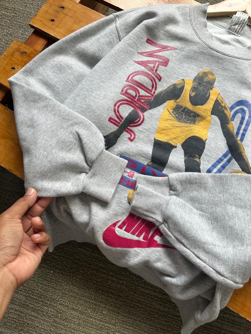 Nike VINTAGE NIKE MICHAEL JORDAN 23 SWEATSHIRT Size US L / EU 52-54 / 3 - 5 Thumbnail