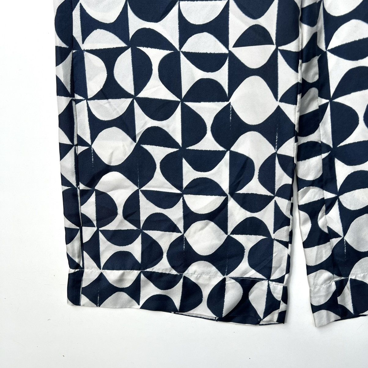 Max Mara Max Mara silk belted trousers Size 26" / US 2 / IT 38 - 2 Thumbnail