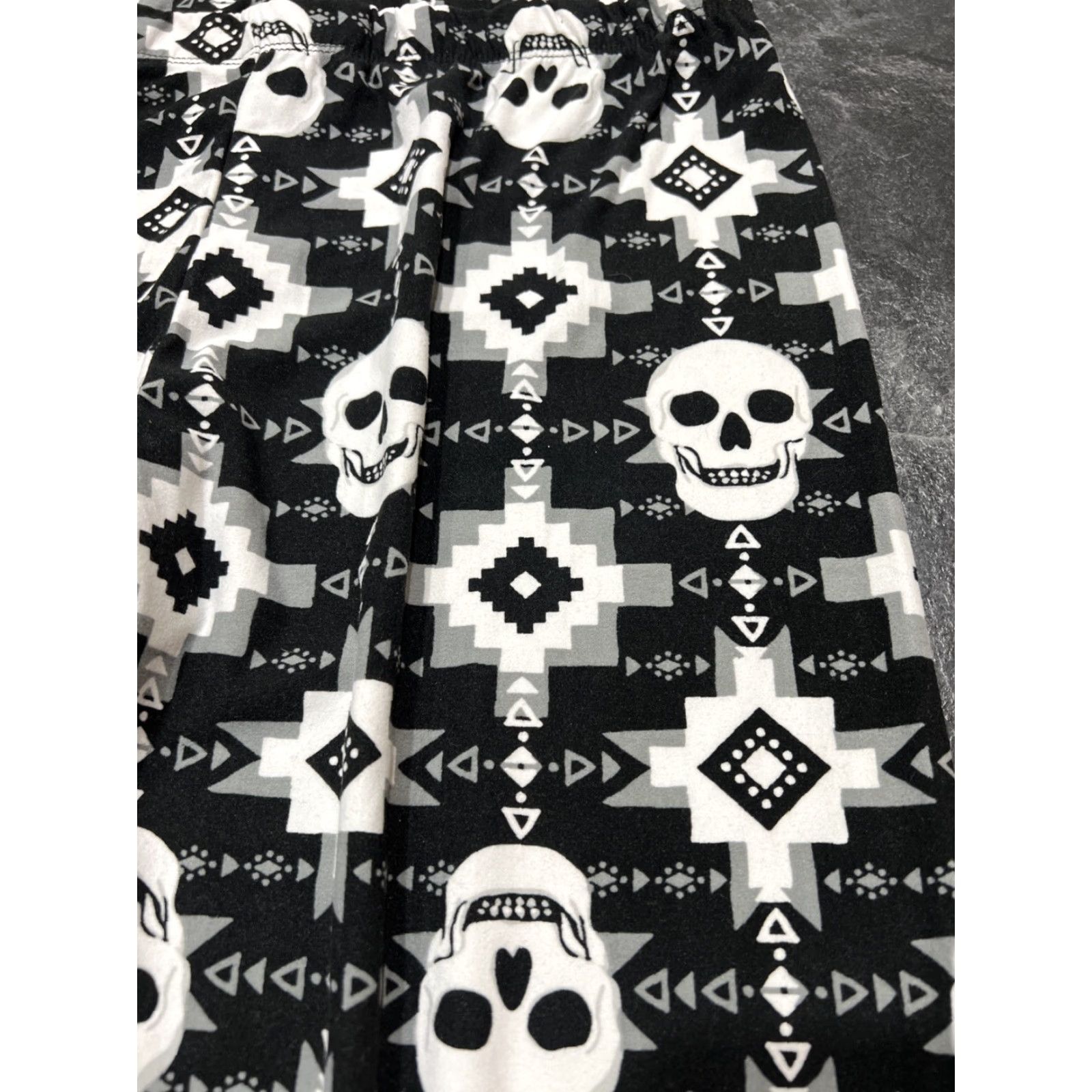 Vintage No Boundaries Women's Leggings Capri High Waist Skull Print Cotton Blend Large 11-13 Black Size 36" / US 14 / IT 50 - 6 Thumbnail