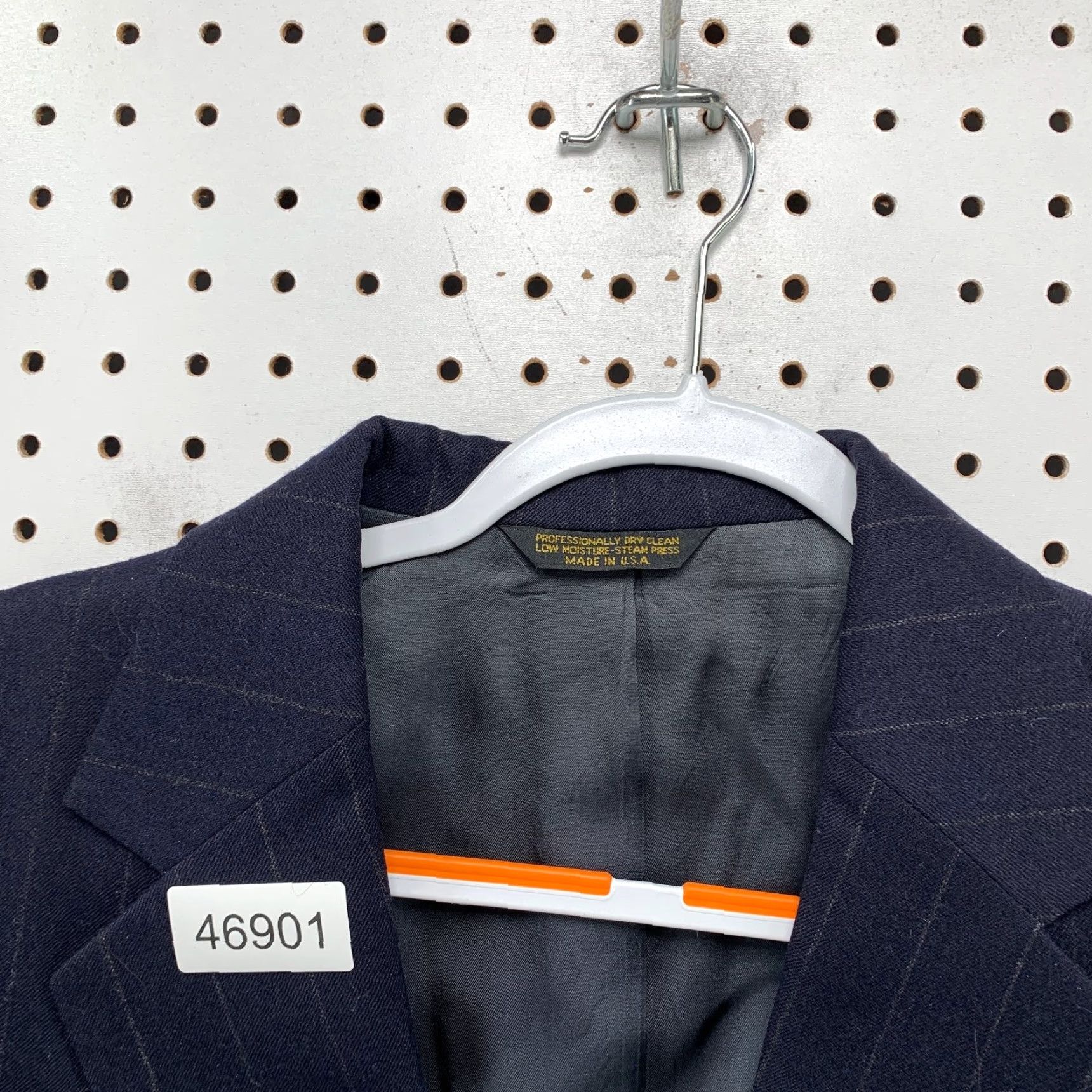 Vintage VINTAGE Embassy Blazer Mens 42 Wool Navy Blue Chalk Striped Business USA Blazer Mens 42 Navy Blue Chalk Striped Embass Size 42R - 7 Thumbnail