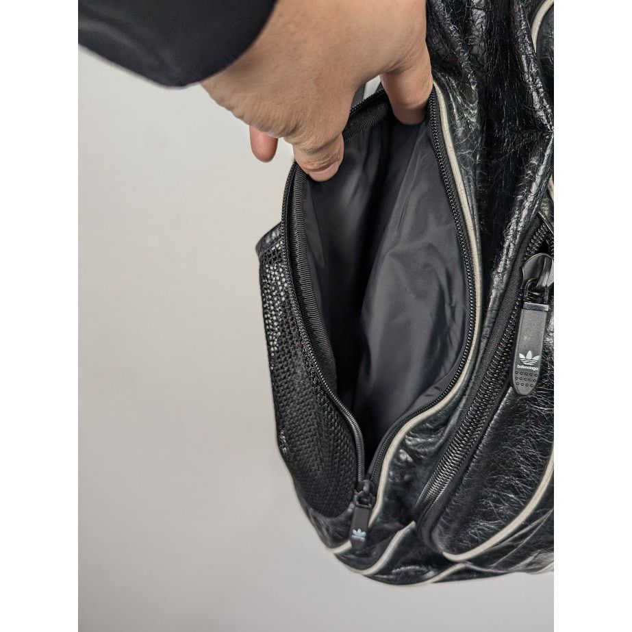 Adidas × Balenciaga o1rshd1 Q:2 /Size:L /Aged Arena Lamb Tonal Backpack in Black Size ONE SIZE - 15 Thumbnail