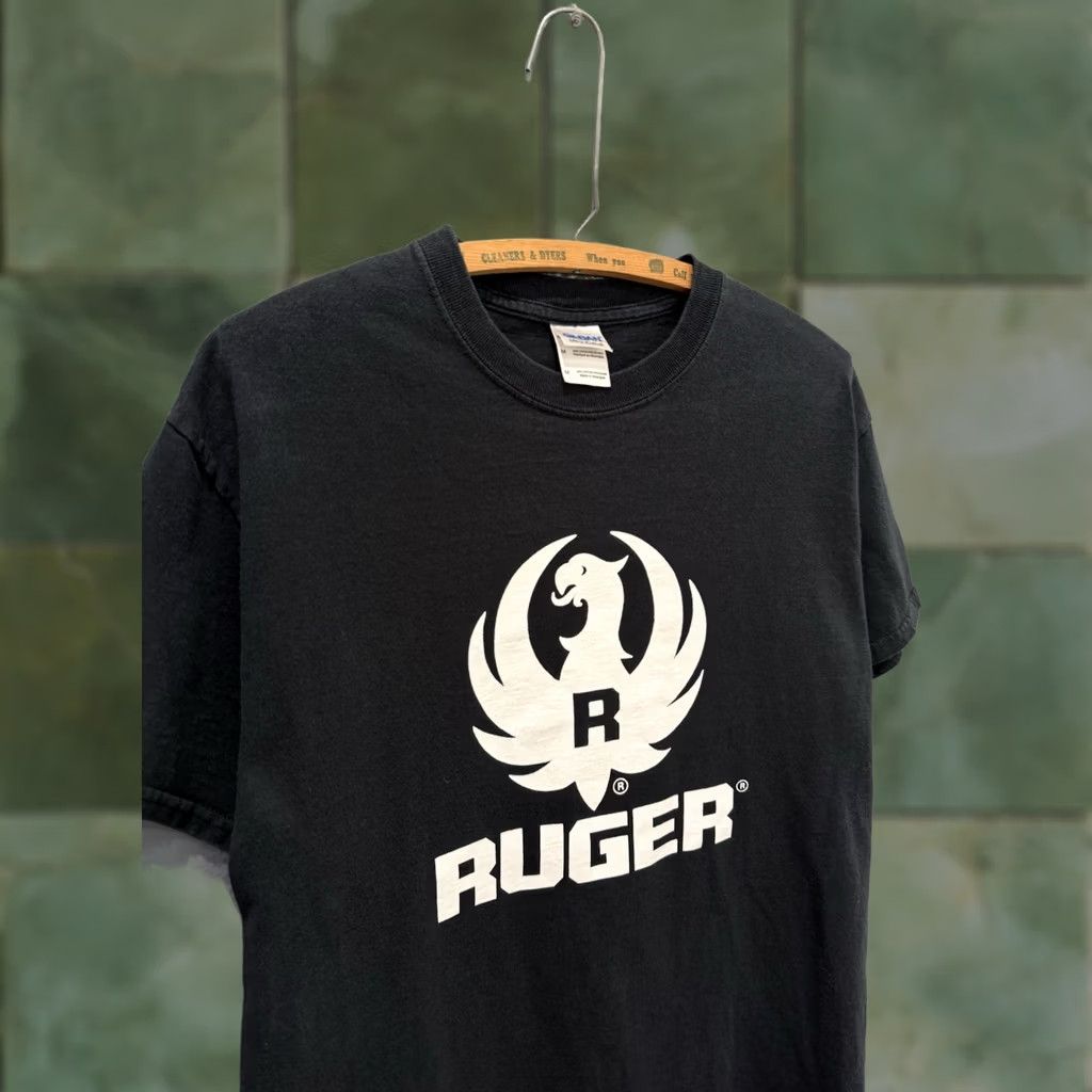 Gildan VINTAGE Ruger Firearms Black Graphic Tee Shirt M Gildan Men's Shirt Size Medium Black Graphic Ruger Firearms 90s 00s Mens Size US M / EU 48-50 / 2 - 1 Thumbnail
