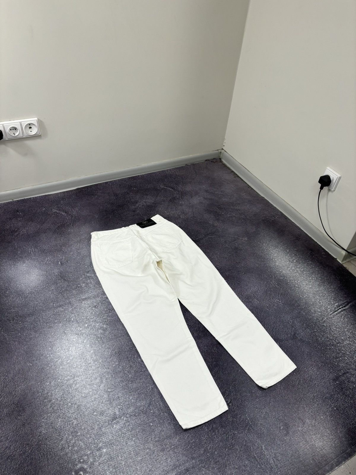 Valentino Vintage Valentino Women’s White Italian Luxury Pants Jeans Size 30" / US 8 / IT 44 - 3 Thumbnail