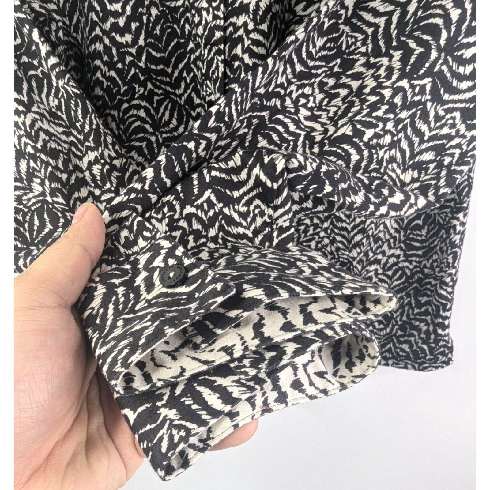 Vintage Foxcroft Button-Up Shirt Black Swirl Abstract Long Sleeve Non-Iron 16 Women Size XXL / US 16-18 / IT 52-54 - 2 Thumbnail