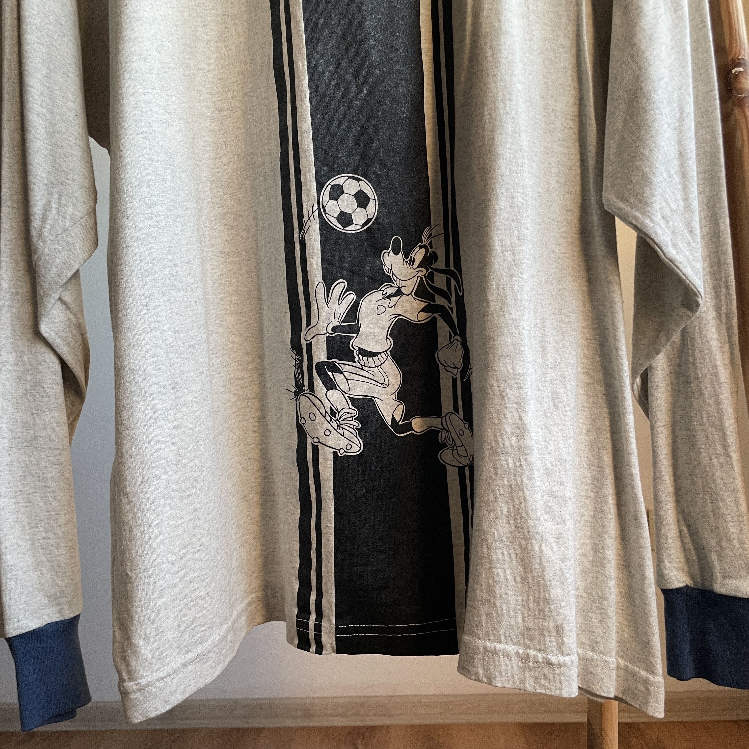 Disney Disney Mickey Unlimited Vintage 90's L/S T-Shirt Size XL Size US XL / EU 56 / 4 - 4 Thumbnail