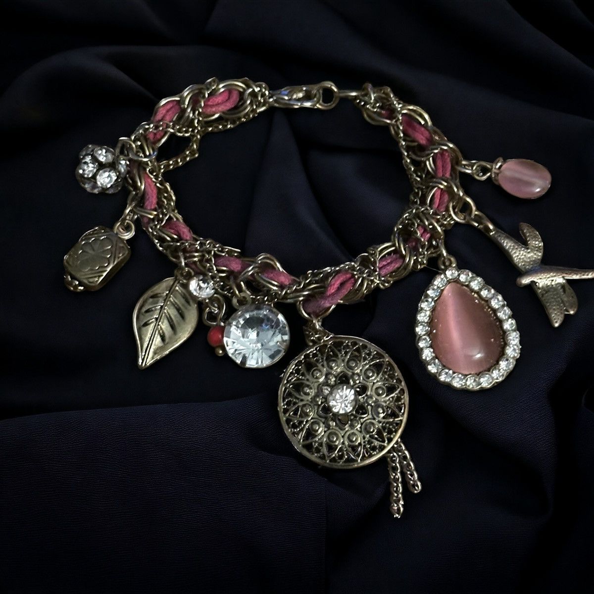 Other Gold tone woven charm bracelet Size ONE SIZE - 1 Thumbnail