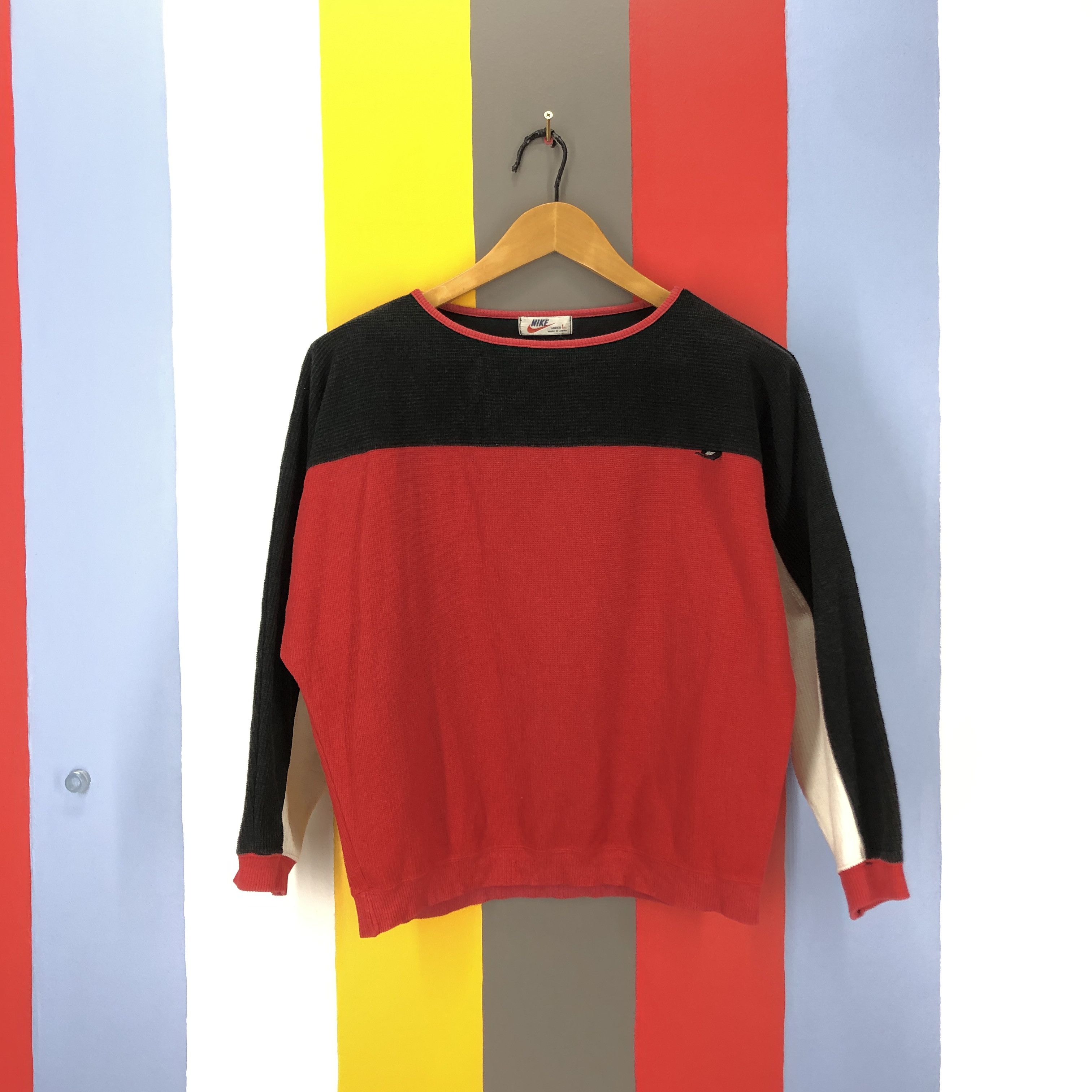 Nike Vintage NIKE LADIES Crew Neck Sweatshirt #0972/AI Size M / US 6-8 / IT 42-44 - 1 Thumbnail