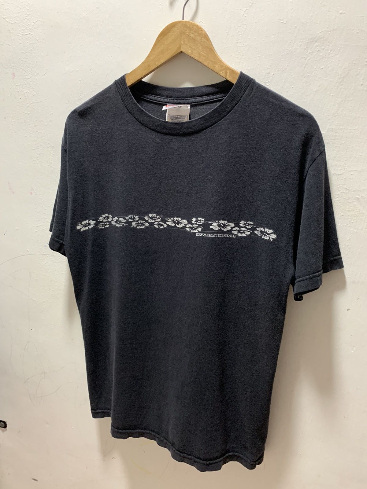 Other Vintage Y2K Hawaii Legend T-shirt Size US M / EU 48-50 / 2 - 5 Thumbnail