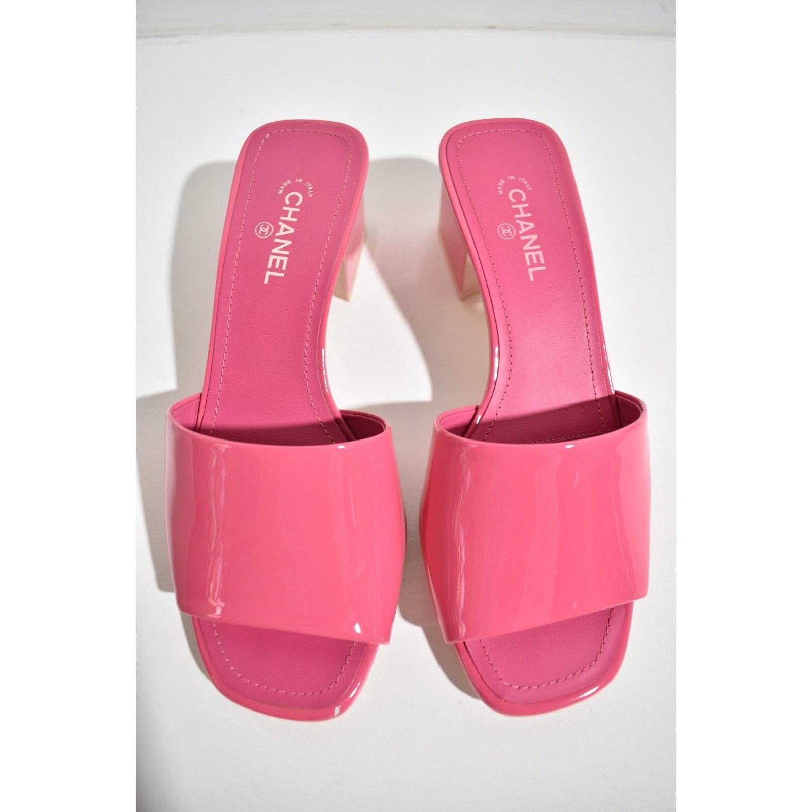 Chanel Chanel 22C Dark Light Pink Patent Calf CC Logo Mule Slide Size US 5 / IT 35 - 7 Thumbnail