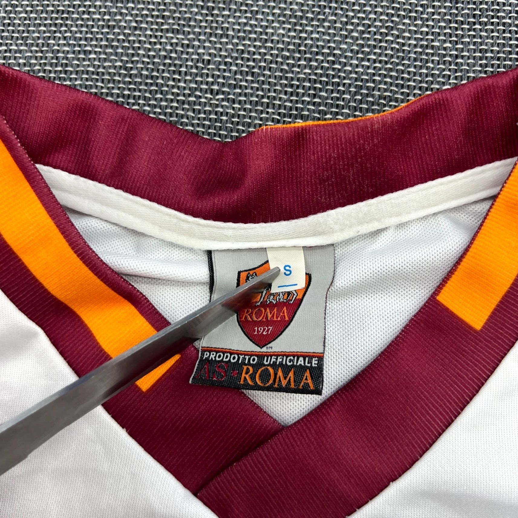 Vintage AS Roma Official 2013 2014 Away Totti #10 Football Jersey Mens Small Licensed Shirt Size US S / EU 44-46 / 1 - 6 Thumbnail
