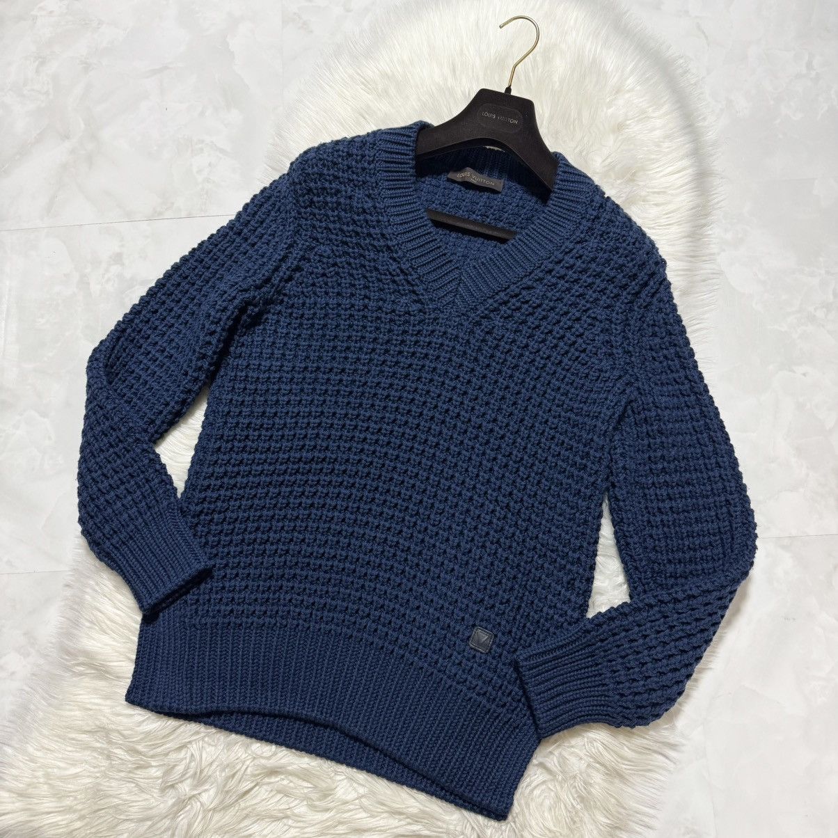 Louis Vuitton Auth Mint Condition Louis Vuitton Leather Patch Knit Sweater Size US M / EU 48-50 / 2 - 4 Thumbnail