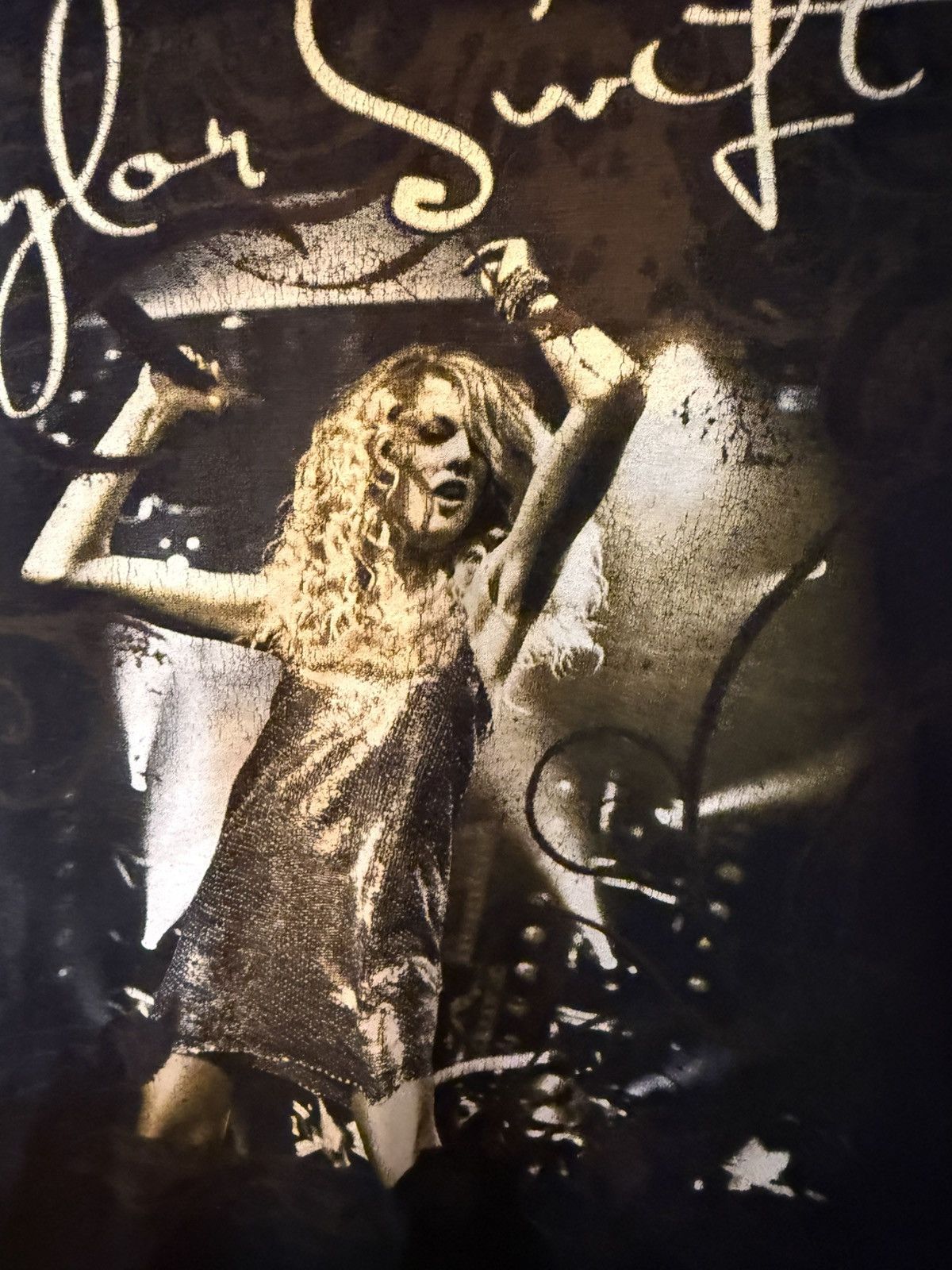 Other Vintage Taylor Swift Tour Shirt | Early Era Tee- size Small Size S / US 4 / IT 40 - 4 Thumbnail