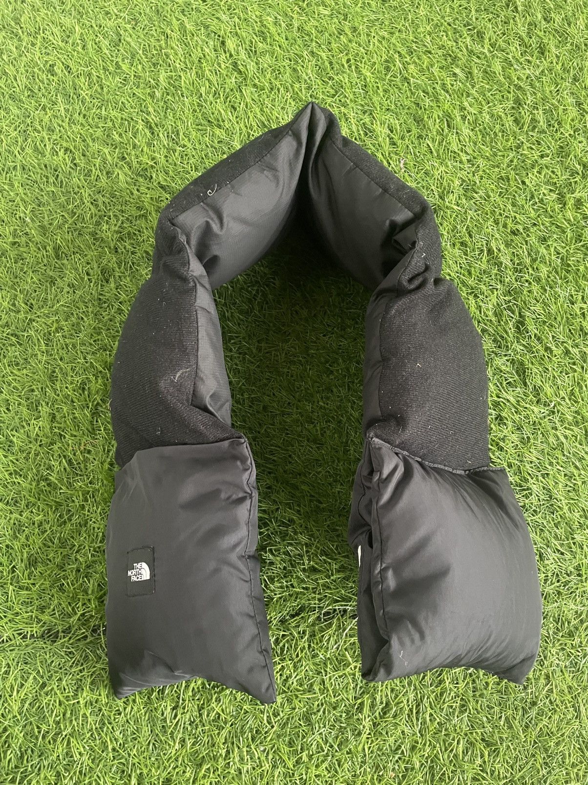 The North Face Authentic THE NORTH FACE Neck Warner Nuptse Mutfler Size ONE SIZE - 2 Thumbnail