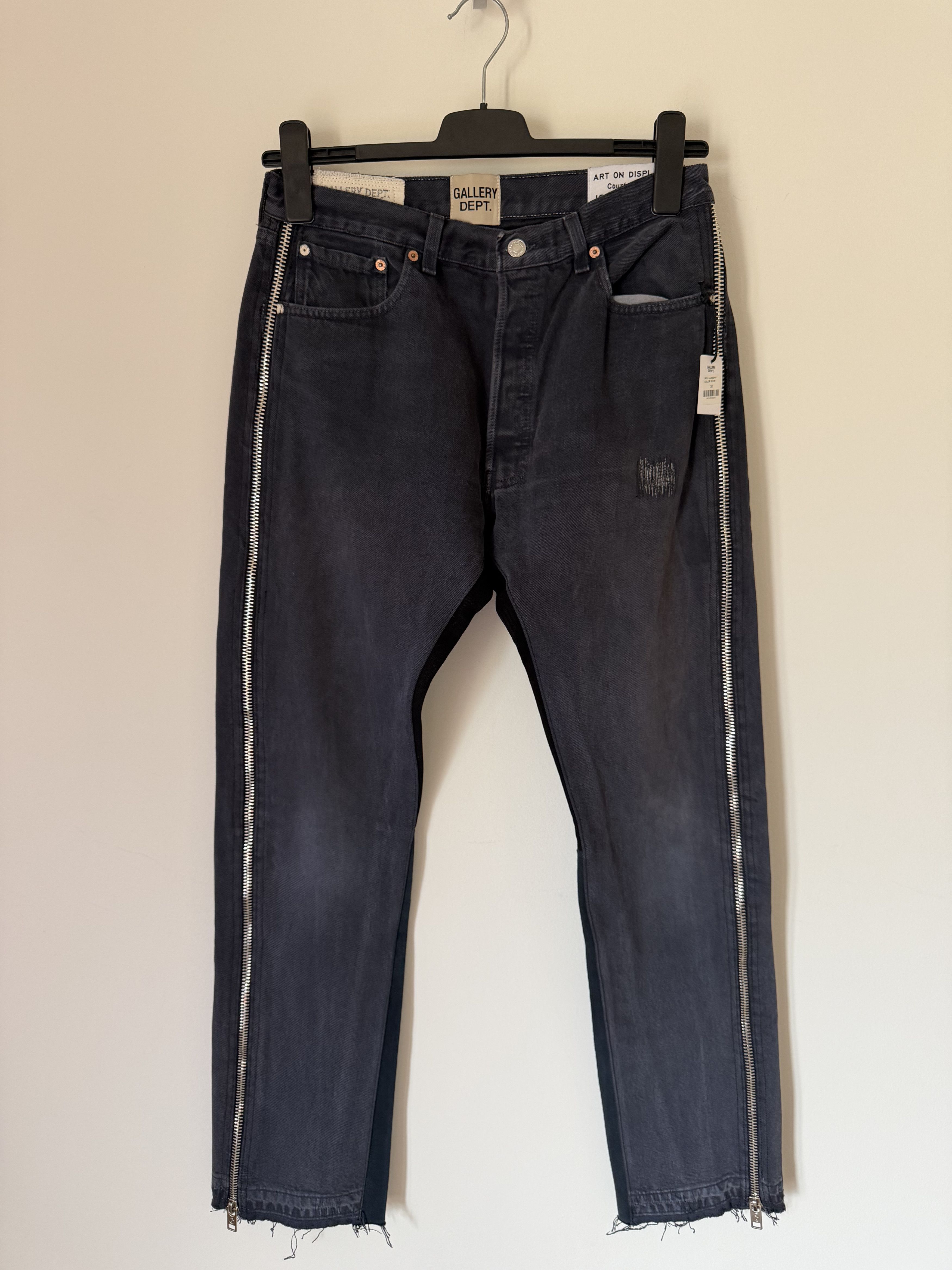 Gallery Dept. Gallery Dept. Ready LA Flare Jeans in Black Size US 31 - 1 Thumbnail