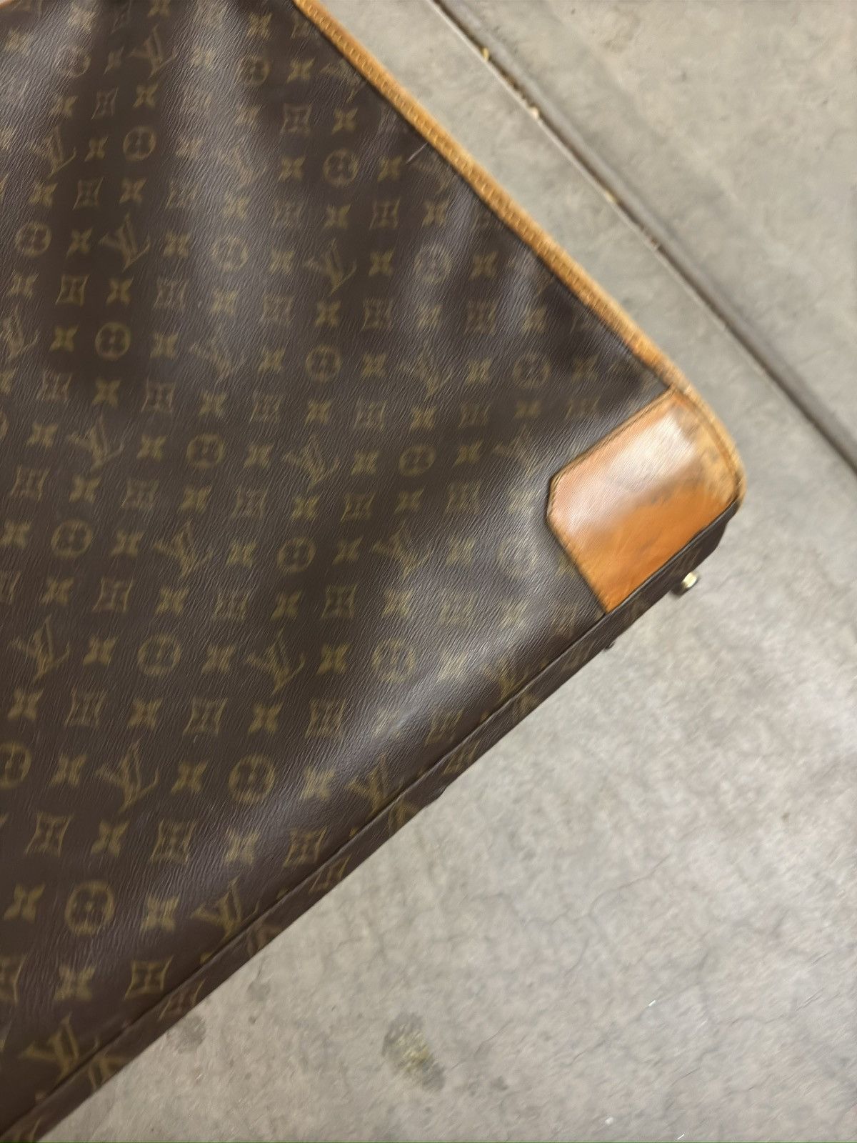 Louis Vuitton Louis Vuitton Paris Vintage 1980’s Suitcase Size ONE SIZE - 4 Thumbnail