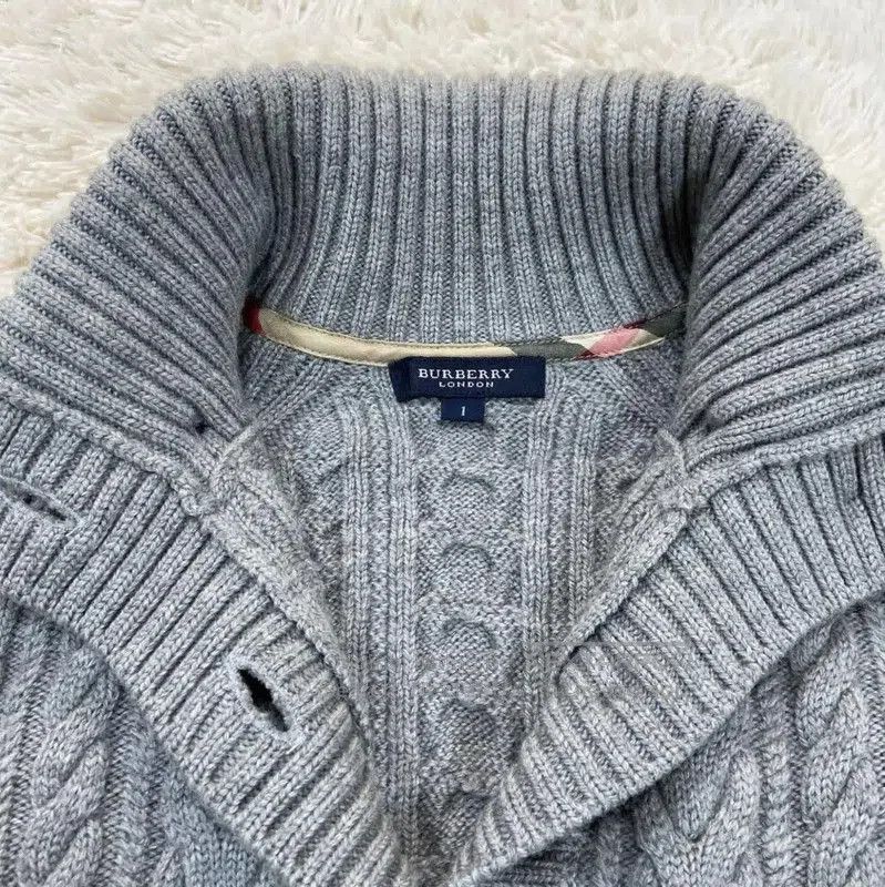 Burberry Burberry Gray Wool Short Sleeve Cardigan. Size S / US 4 / IT 40 - 6 Thumbnail