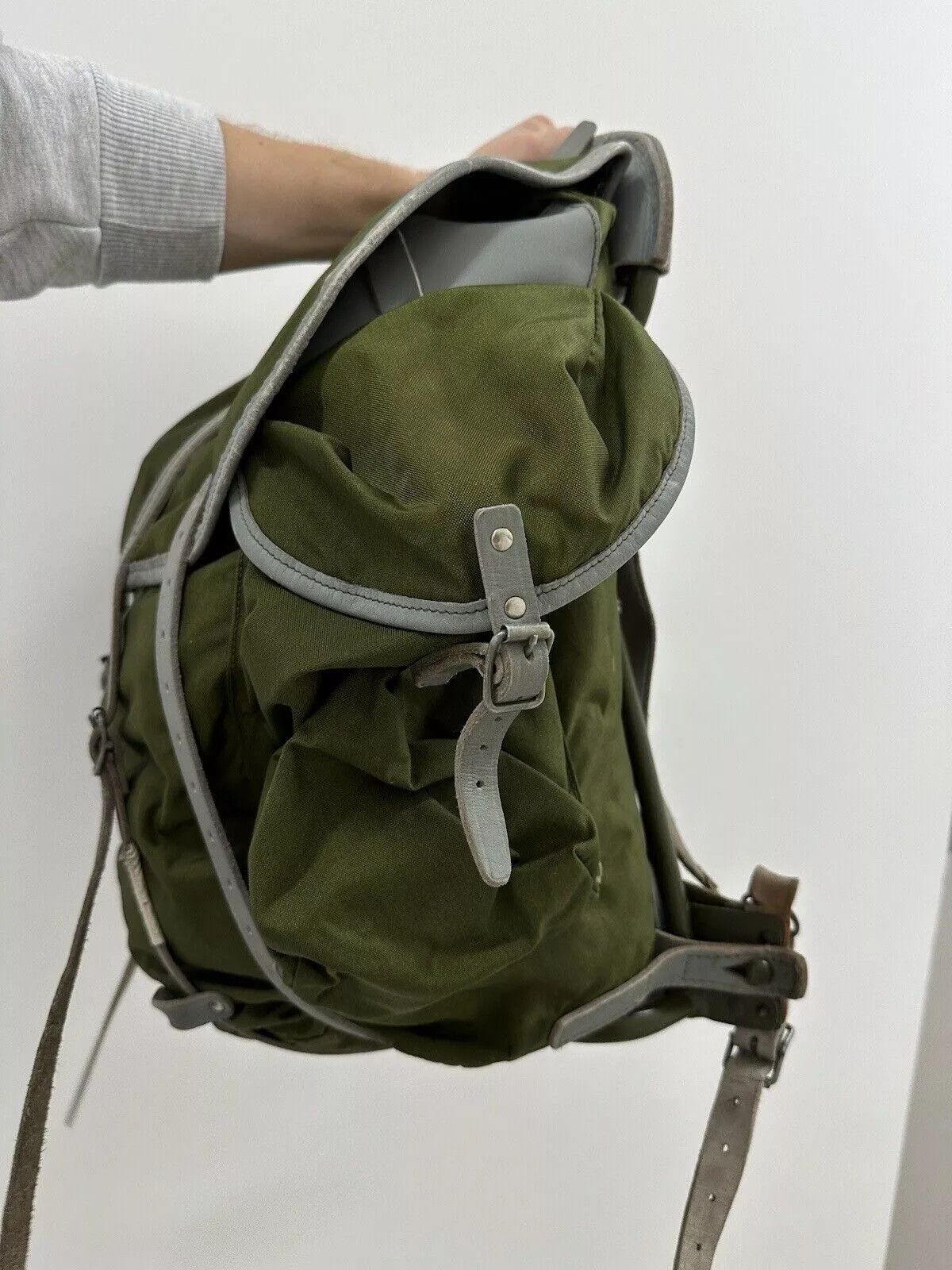 Vintage VINTAGE JAMES BOND EIGER MILITARY NORWAY ARMY BAG Backpack Size ONE SIZE - 5 Thumbnail