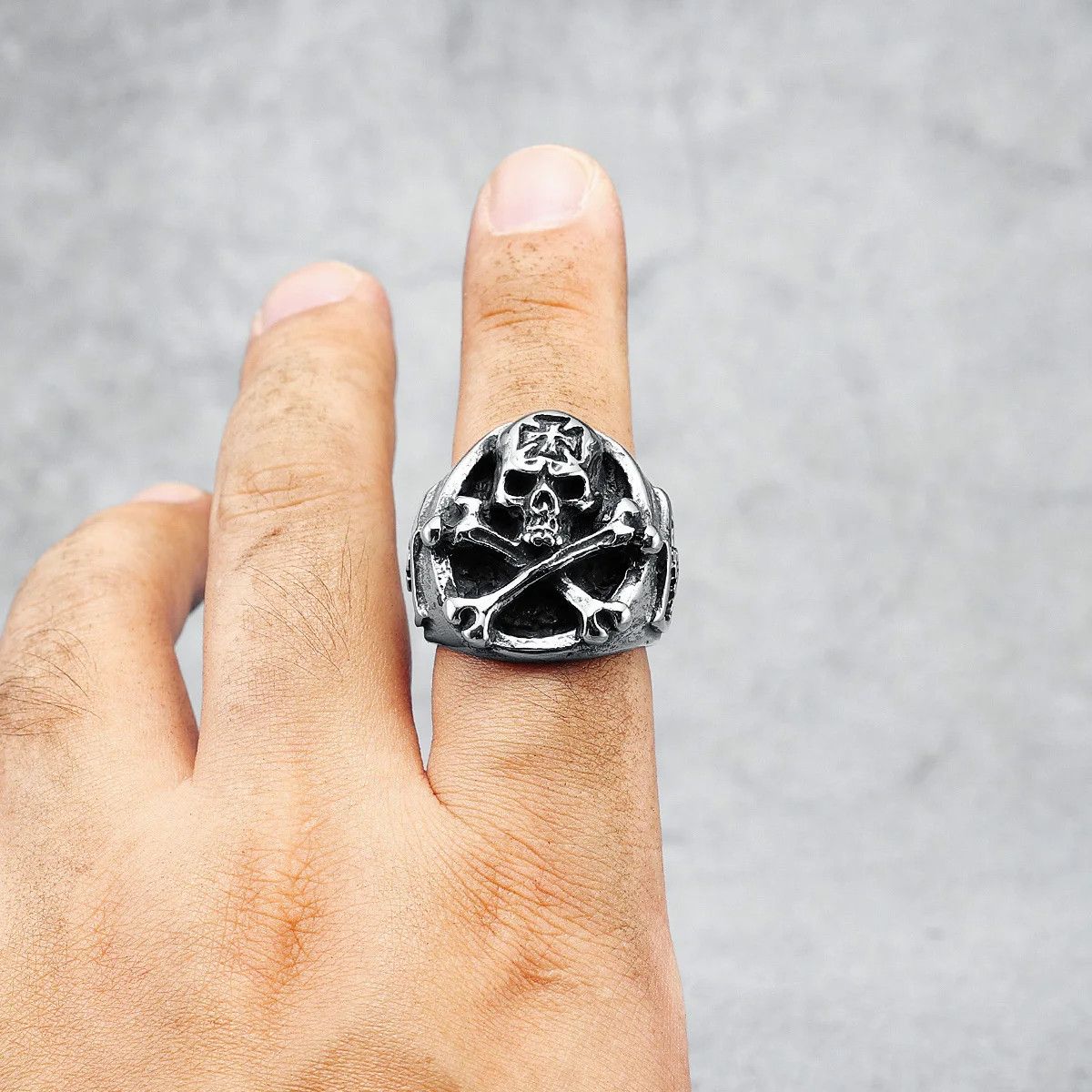 Jewelry Officer Skeleton Rock Poison Ring Size ONE SIZE - 1 Thumbnail