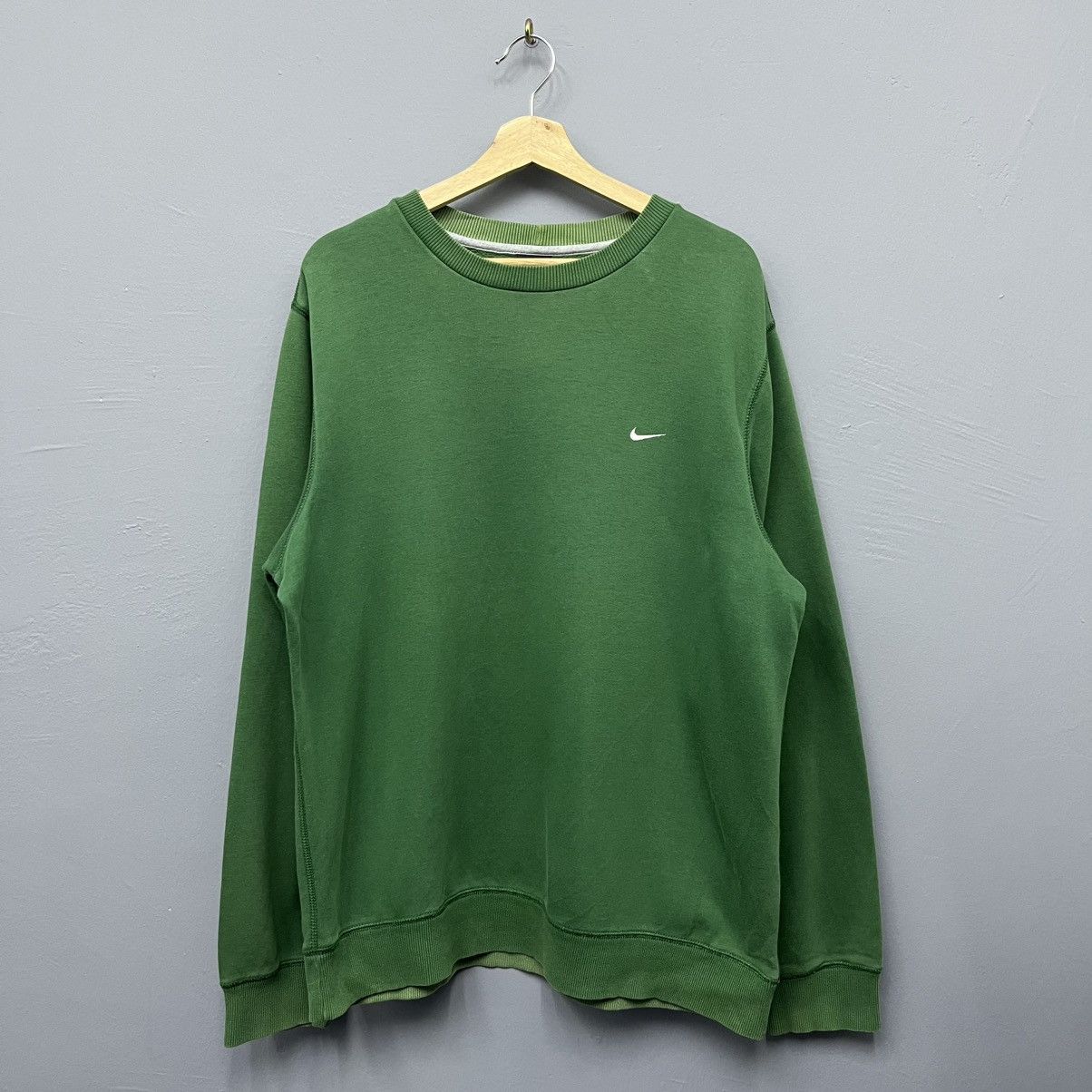 Nike Vintage Nike Small Logo Crewneck Sweatshirt Size US XL / EU 56 / 4 - 1 Thumbnail