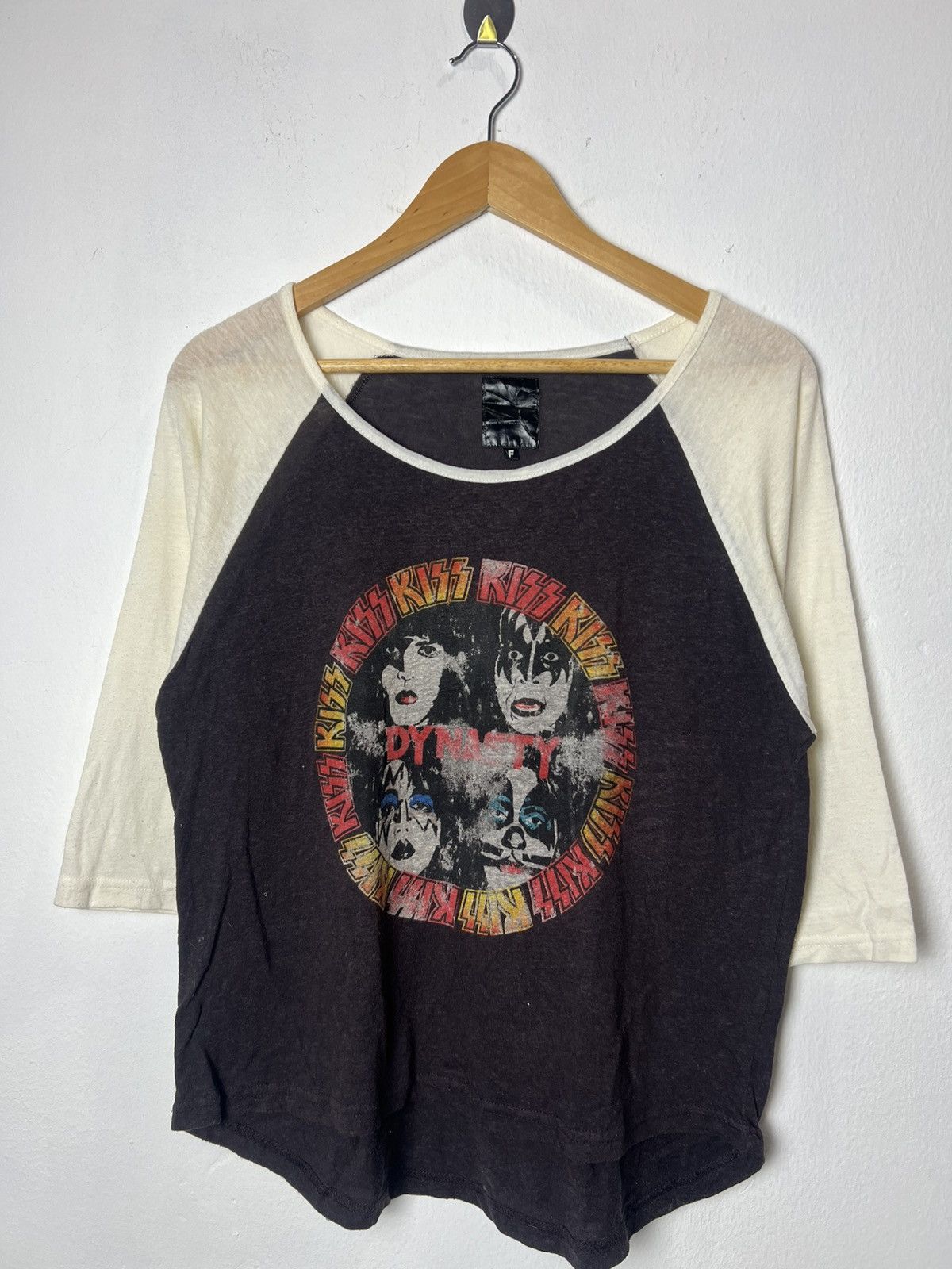 Band Tees Vintage Kiss "Dynasty" Raglan Three Quater Sleeve Tee Size US M / EU 48-50 / 2 - 1 Thumbnail