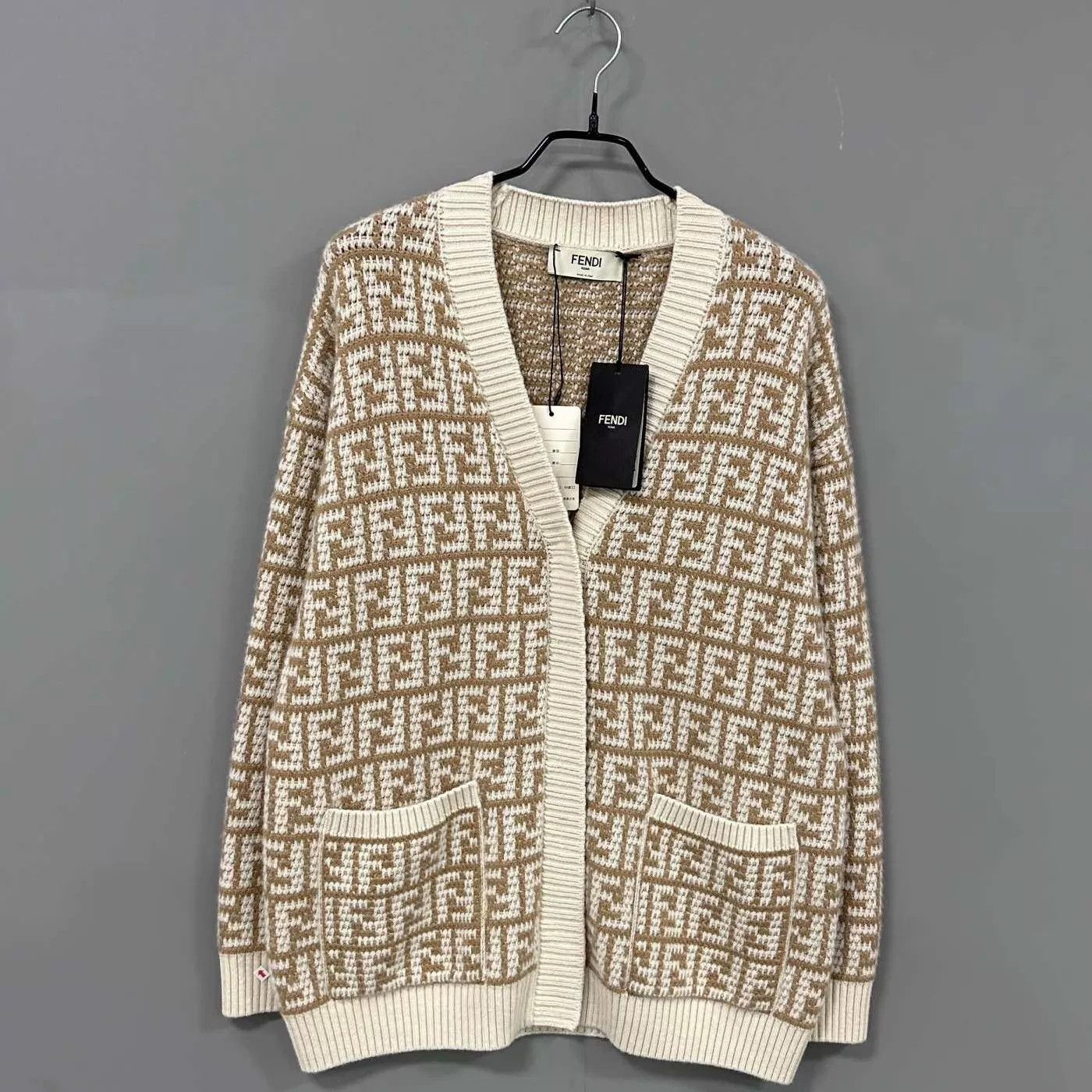 Fendi FENDI new cashmere all over print cardigan size 36 Size XS / US 0-2 / IT 36-38 - 1 Thumbnail